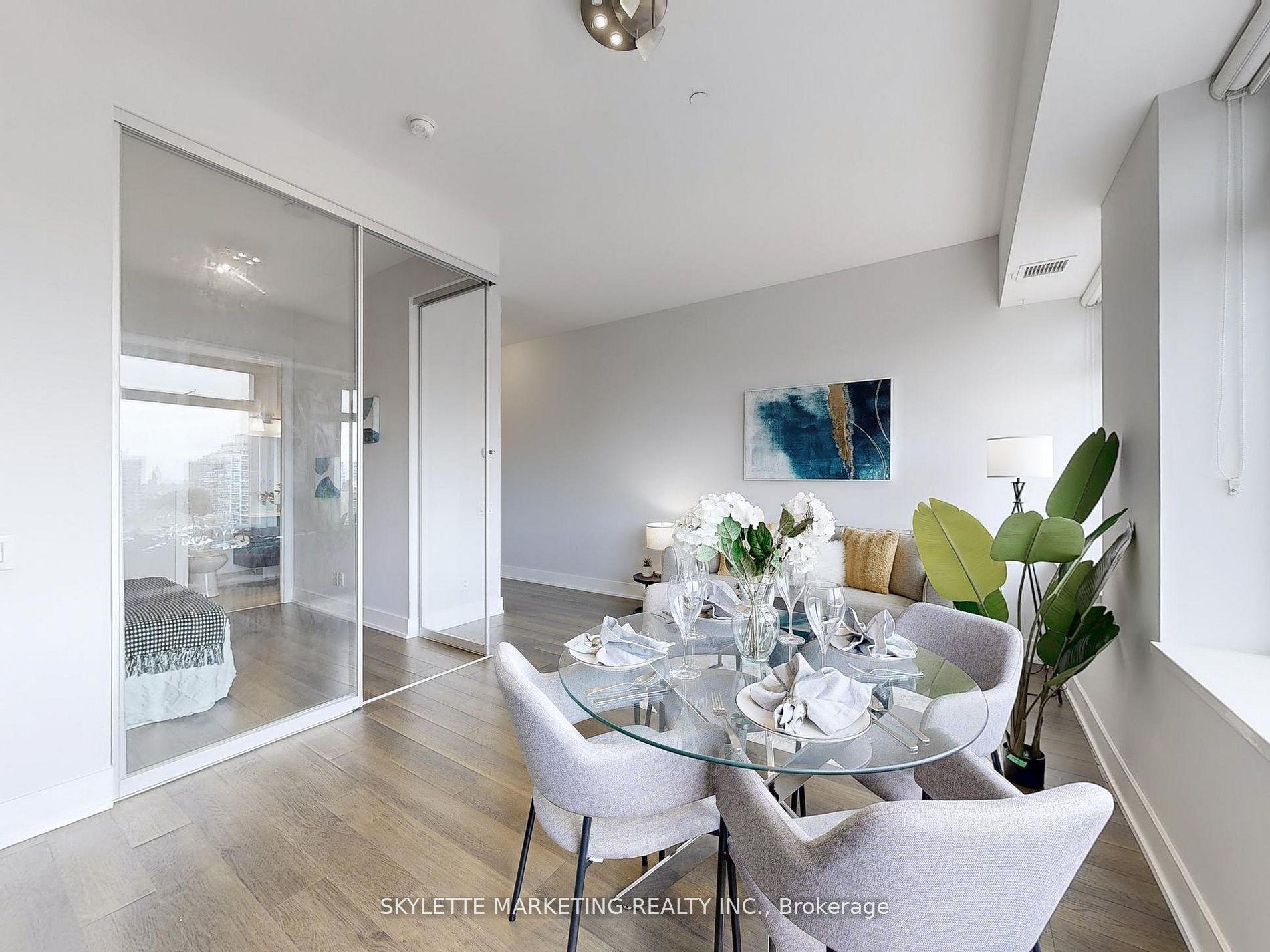 Photo 16 of Unit 1128, 111 St Clair Avenue W, Toronto, Yonge-St. Clair — HOMEH