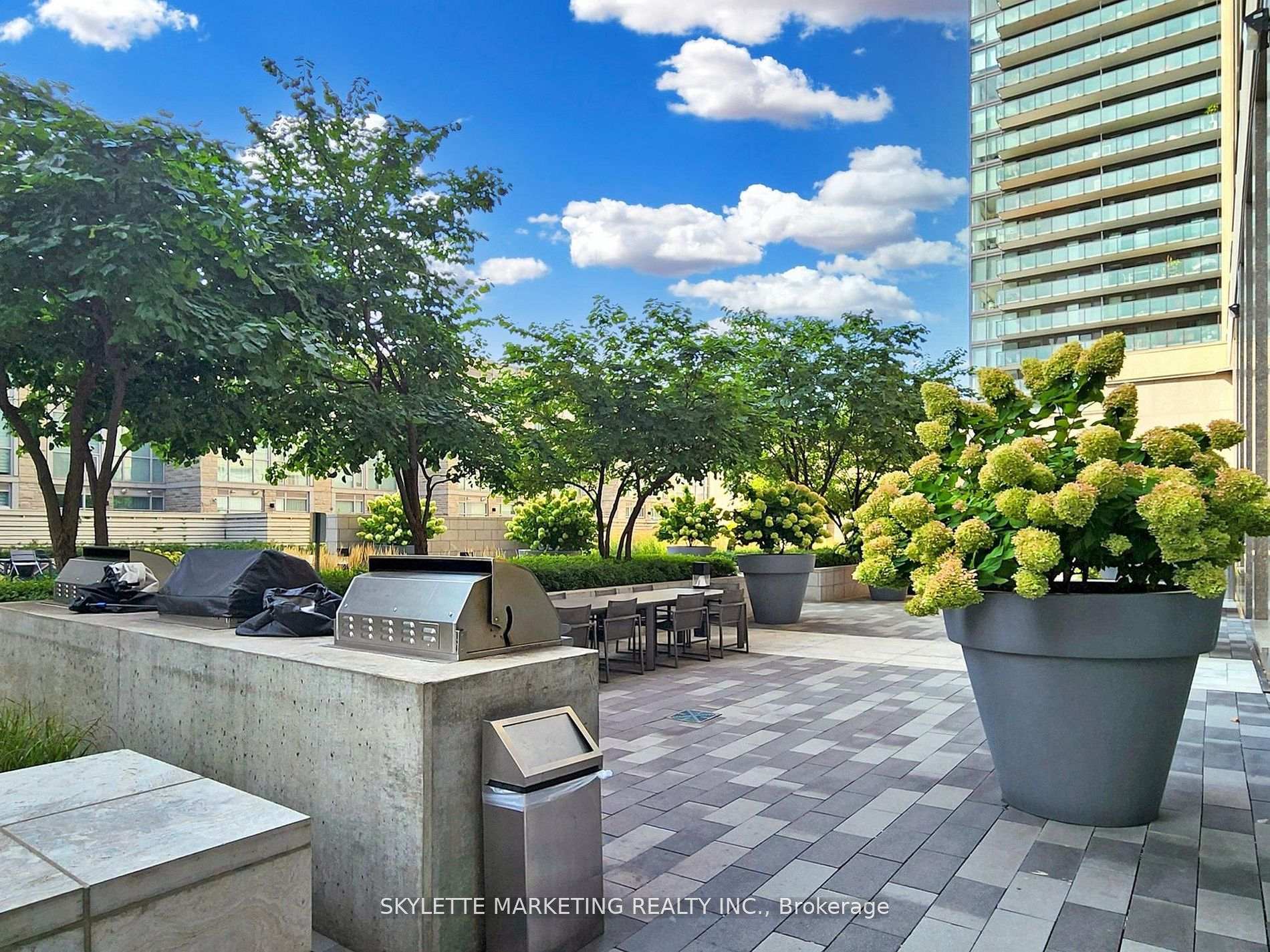 Photo 33 of Unit 1128, 111 St Clair Avenue W, Toronto, Yonge-St. Clair — HOMEH