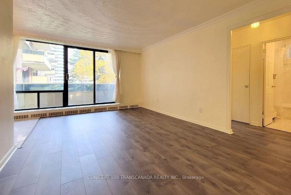 Front of Unit 301, 921 Midland Avenue