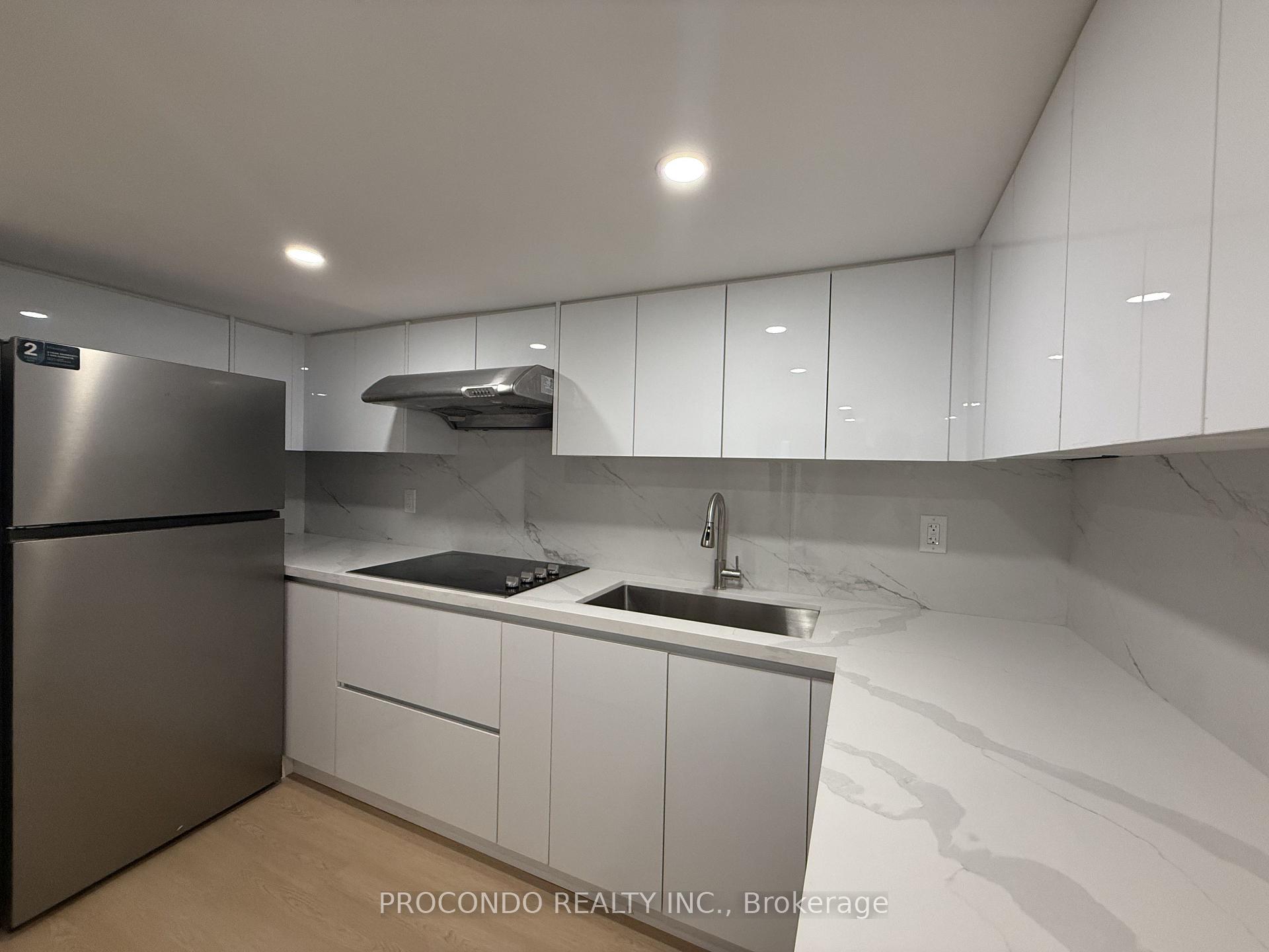 Photo 2 of 18 Patrick Boulevard, North York, Pleasant View — HOMEH