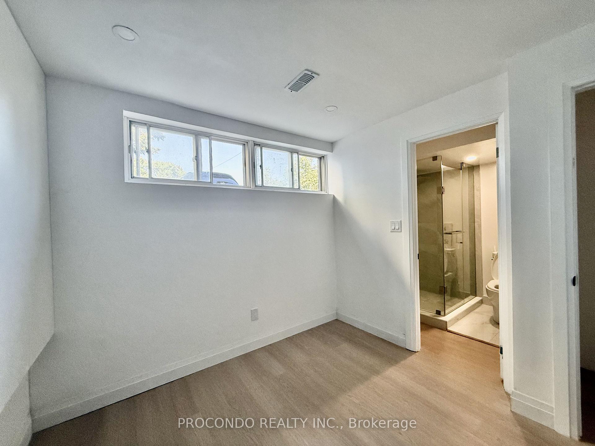 Photo 7 of 18 Patrick Boulevard, North York, Pleasant View — HOMEH