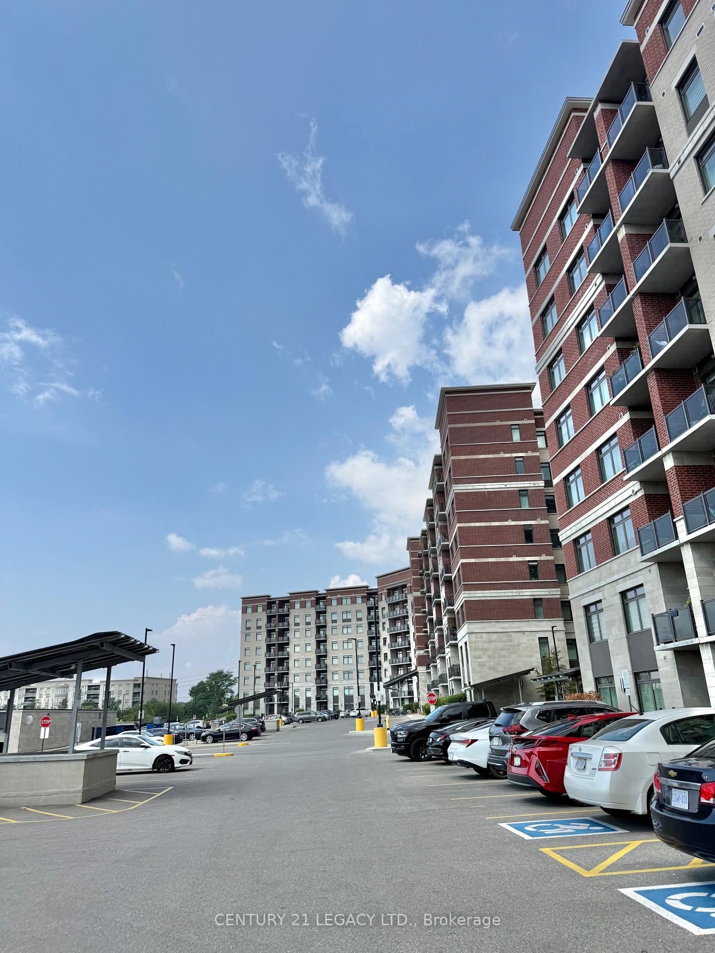 Photo 4 of Unit 104, 39 New Delhi Drive, Markham, Cedarwood — HOMEH