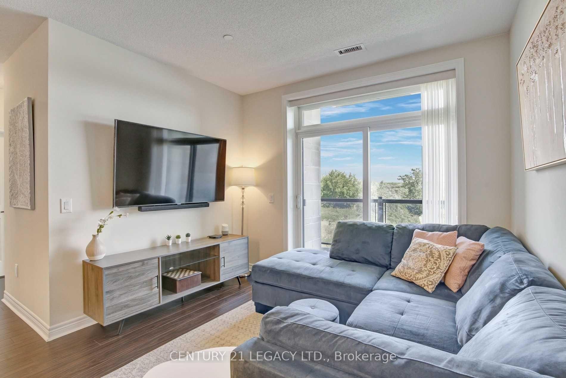 Photo 8 of Unit 104, 39 New Delhi Drive, Markham, Cedarwood — HOMEH