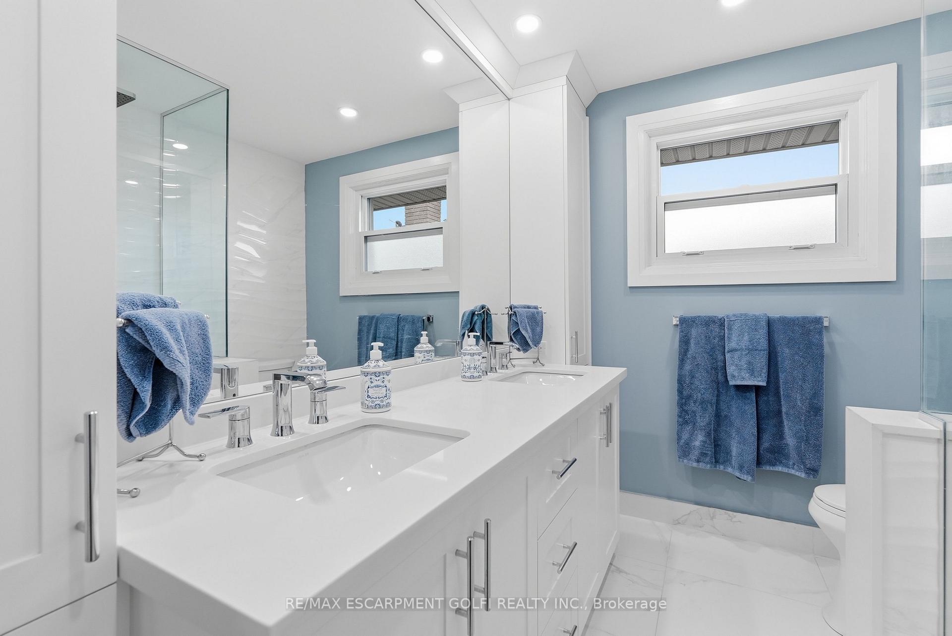 Photo 12 of 58 Moxley Drive, Hamilton, Lisgar — HOMEH
