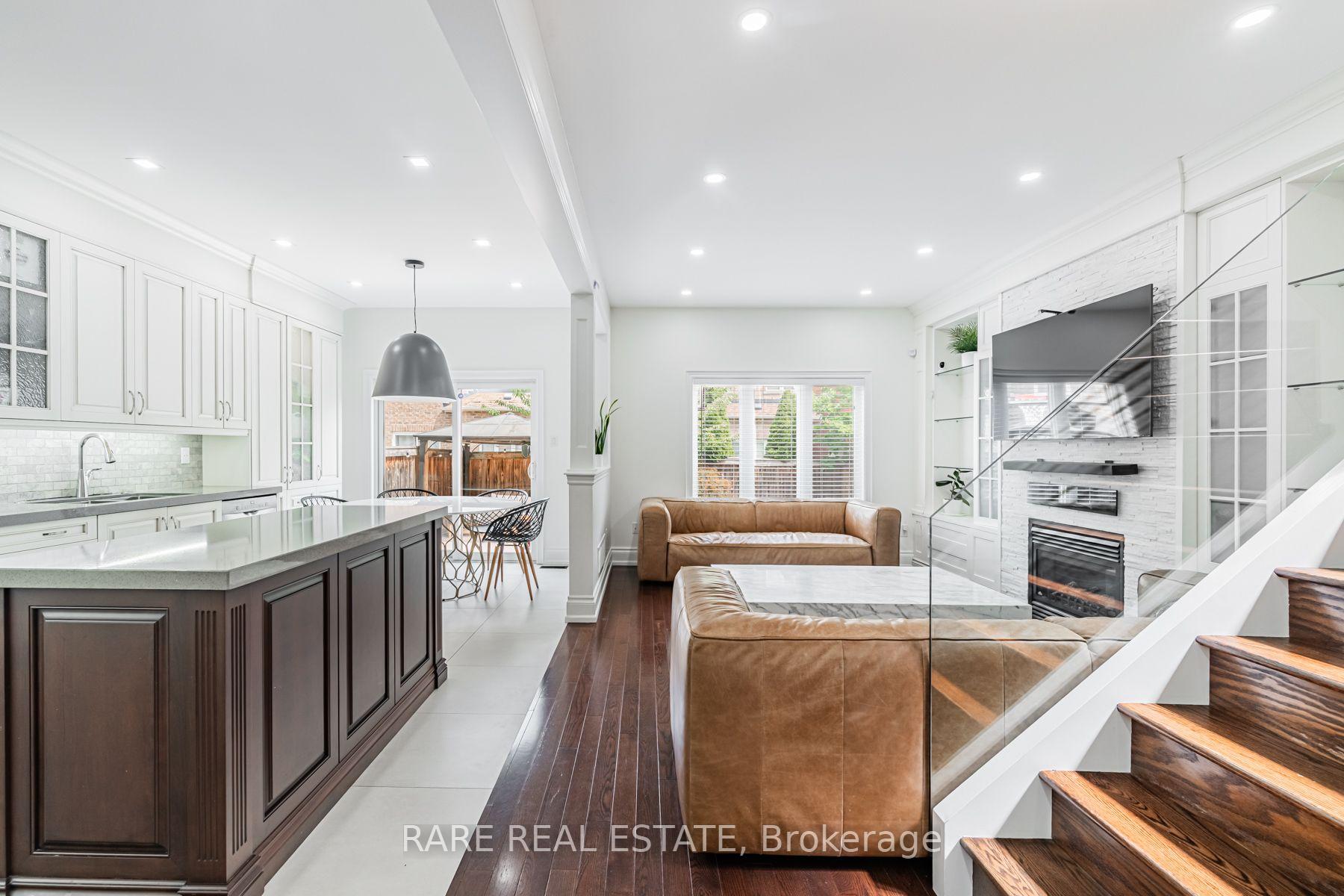 Photo 3 of 291 Ilan Ramon Boulevard, Vaughan, Patterson — HOMEH