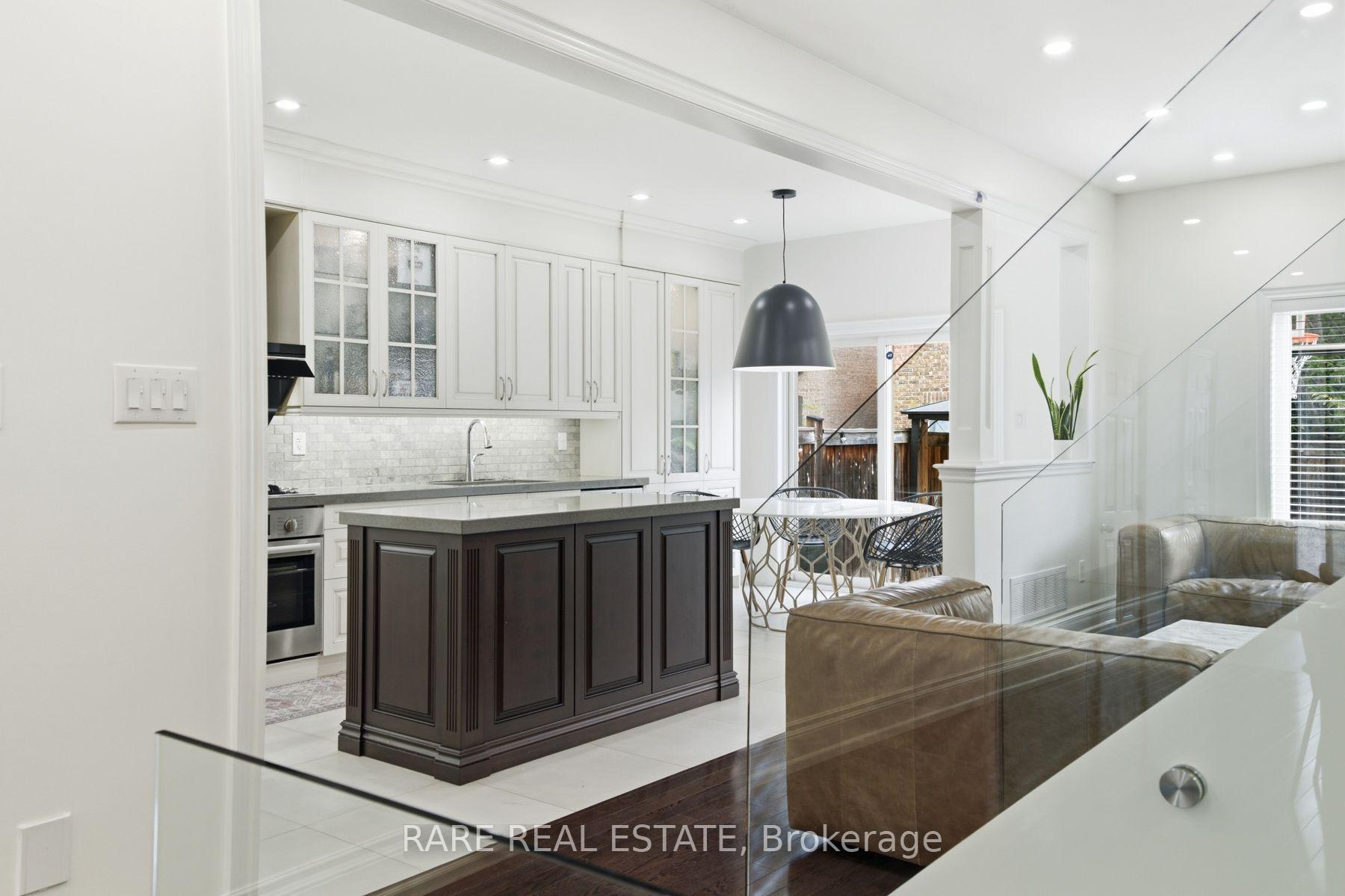 Photo 4 of 291 Ilan Ramon Boulevard, Vaughan, Patterson — HOMEH