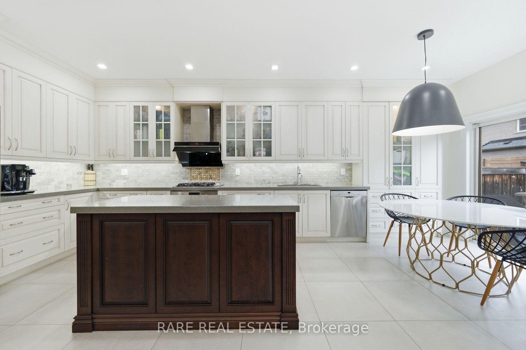 Photo 10 of 291 Ilan Ramon Boulevard, Vaughan, Patterson — HOMEH