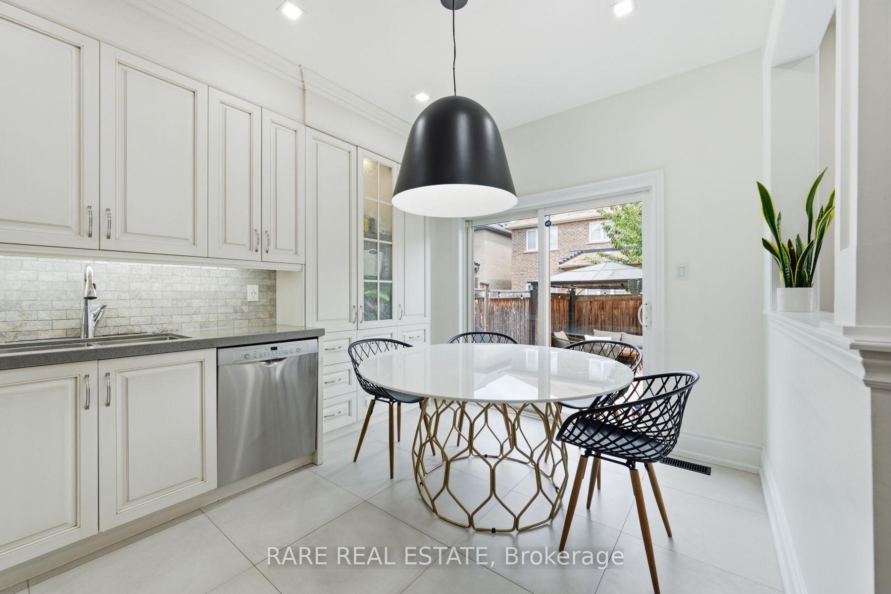 Photo 16 of 291 Ilan Ramon Boulevard, Vaughan, Patterson — HOMEH