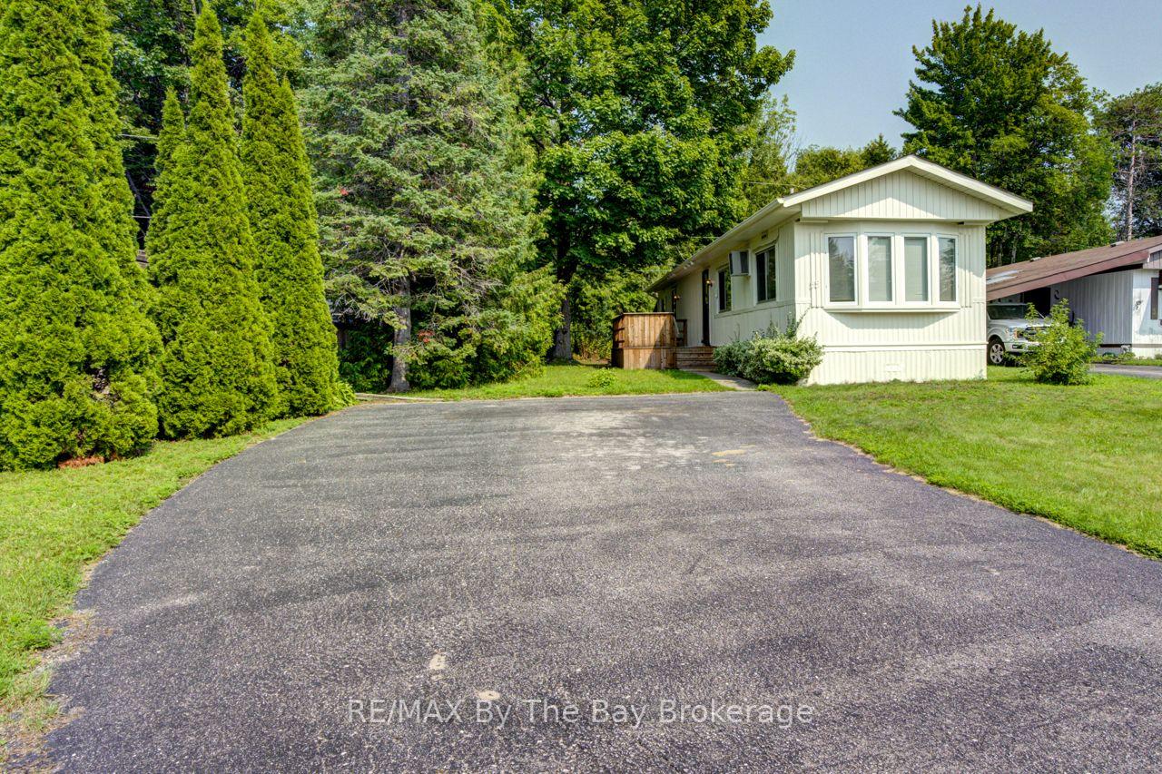 Photo 2 of 55 Georgian Glen Drive, Wasaga Beach — HOMEH