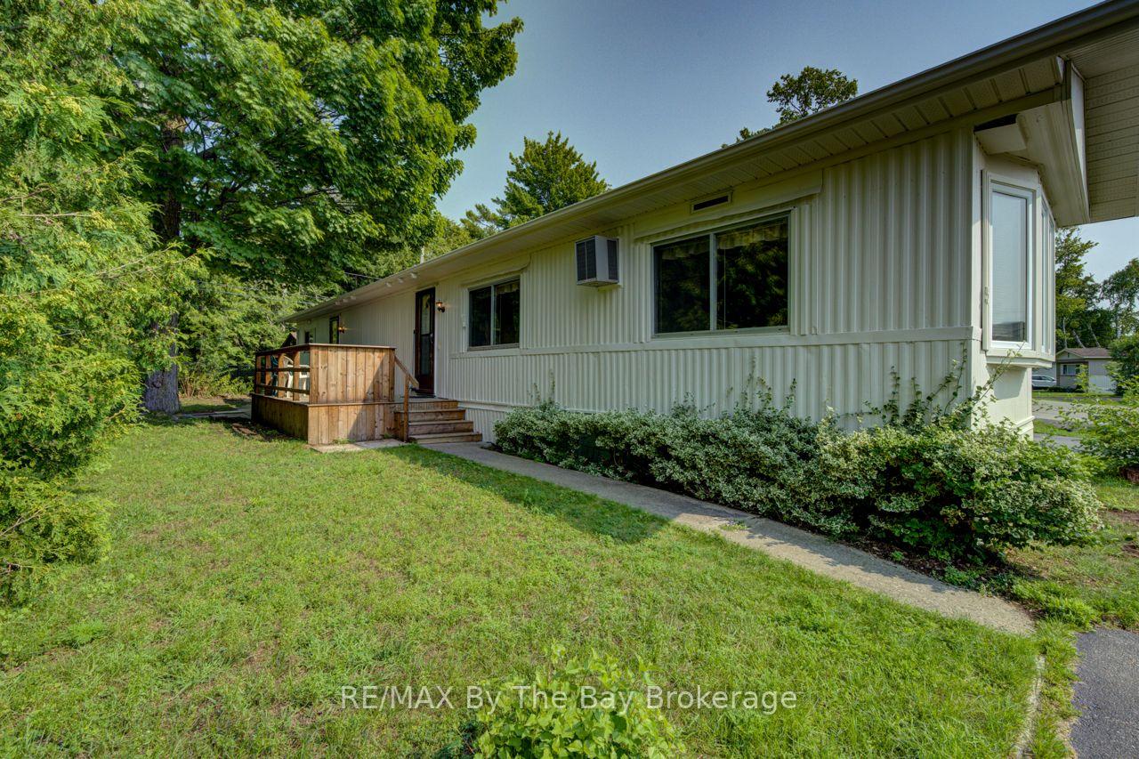 Photo 14 of 55 Georgian Glen Drive, Wasaga Beach — HOMEH
