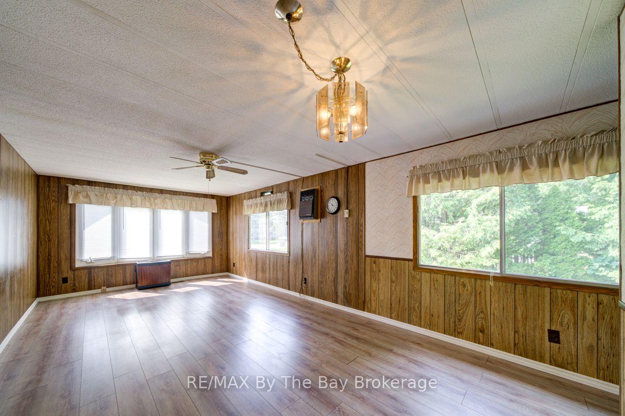 Photo 18 of 55 Georgian Glen Drive, Wasaga Beach — HOMEH