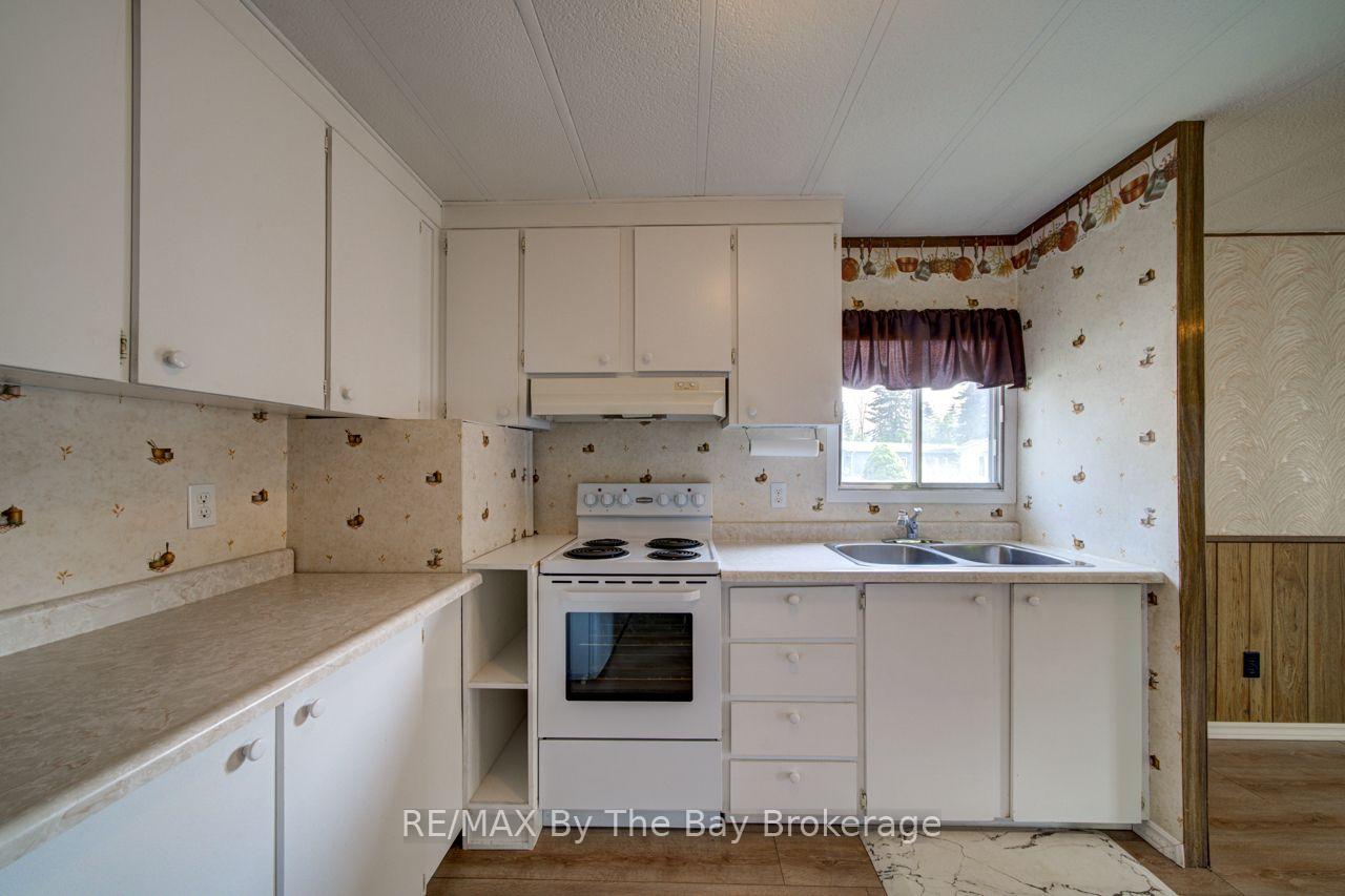 Photo 24 of 55 Georgian Glen Drive, Wasaga Beach — HOMEH