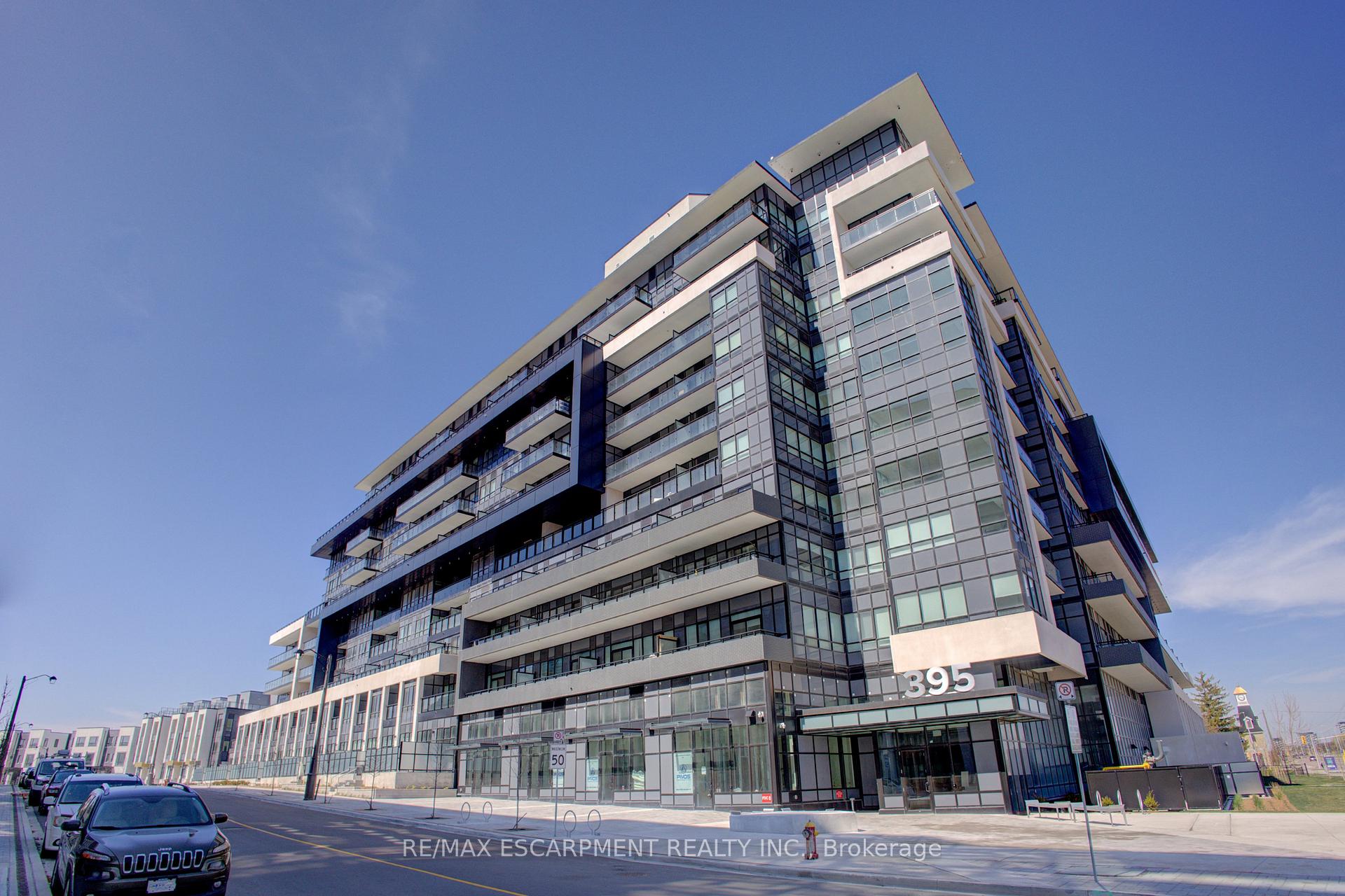 Front of Unit 413, 395 Dundas Street W
