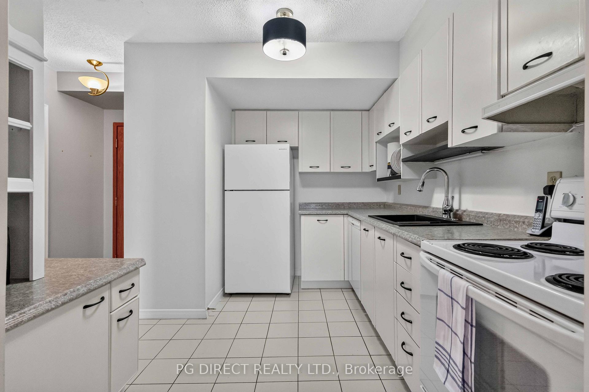 Photo 6 of Unit 604, 80 Athol Street E, Oshawa, Central — HOMEH
