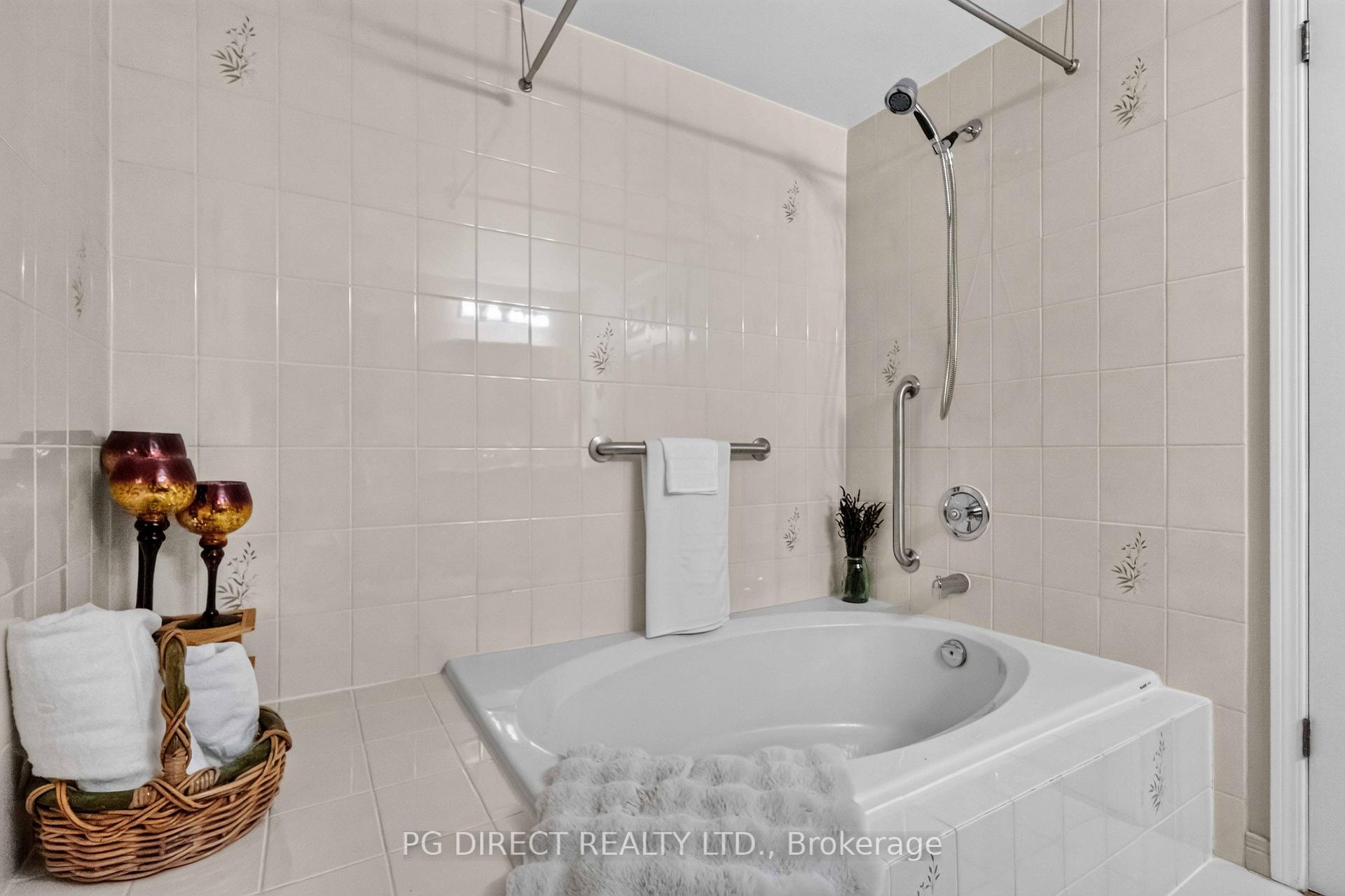 Photo 12 of Unit 604, 80 Athol Street E, Oshawa, Central — HOMEH