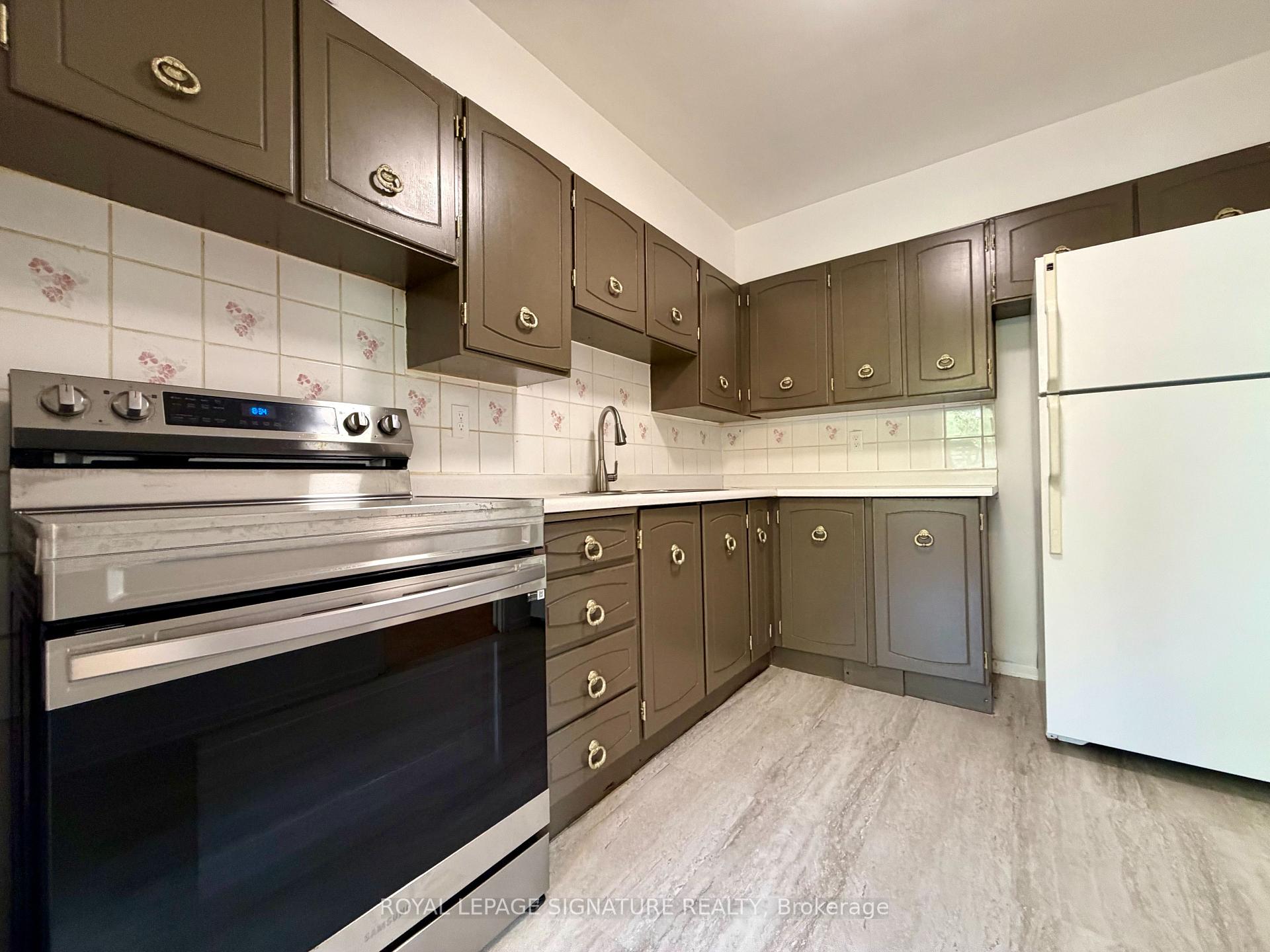 Photo 6 of Unit 409, 20 Edgecliff Golfway, Toronto, Flemingdon Park — HOMEH