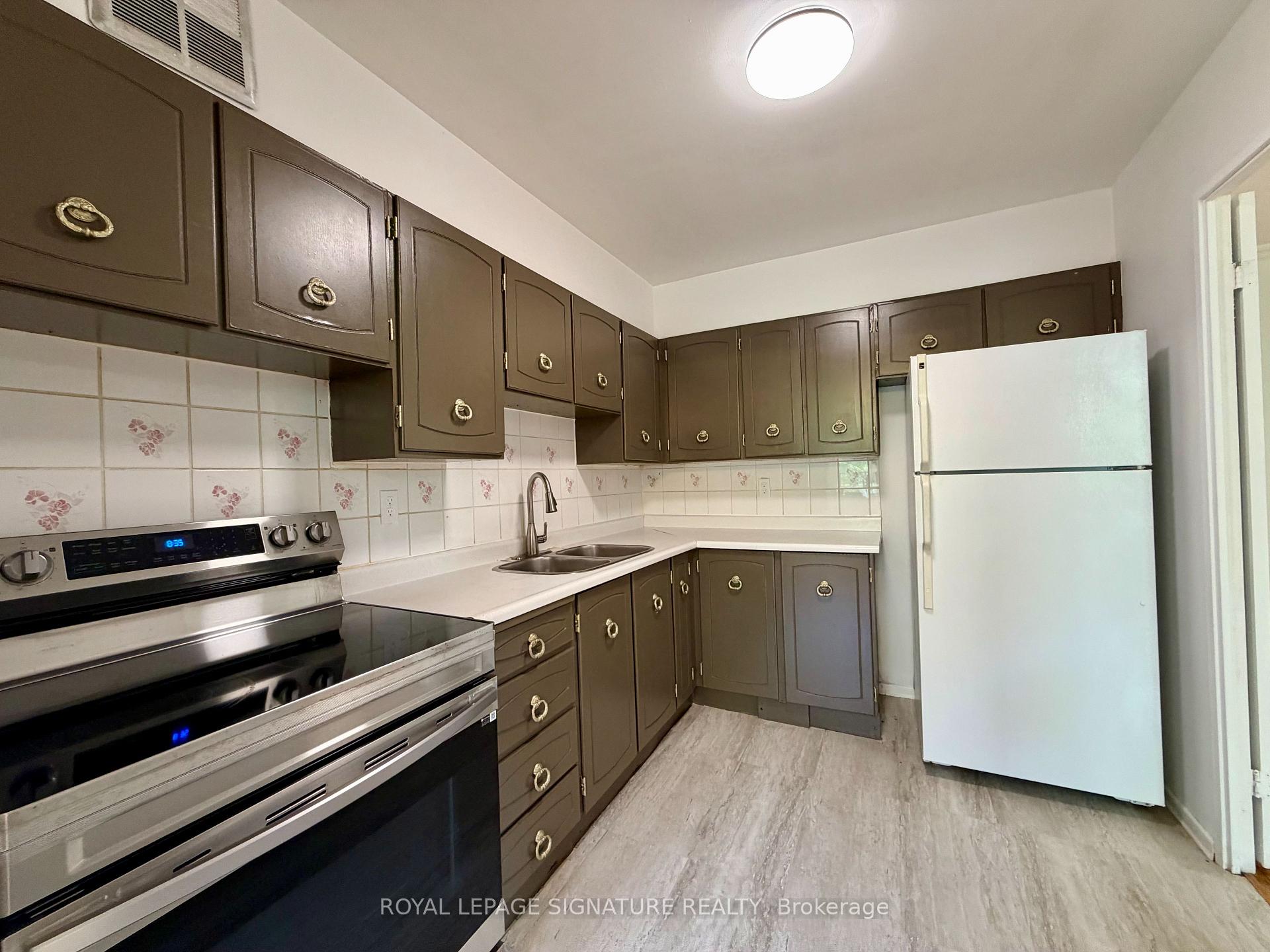 Photo 7 of Unit 409, 20 Edgecliff Golfway, Toronto, Flemingdon Park — HOMEH