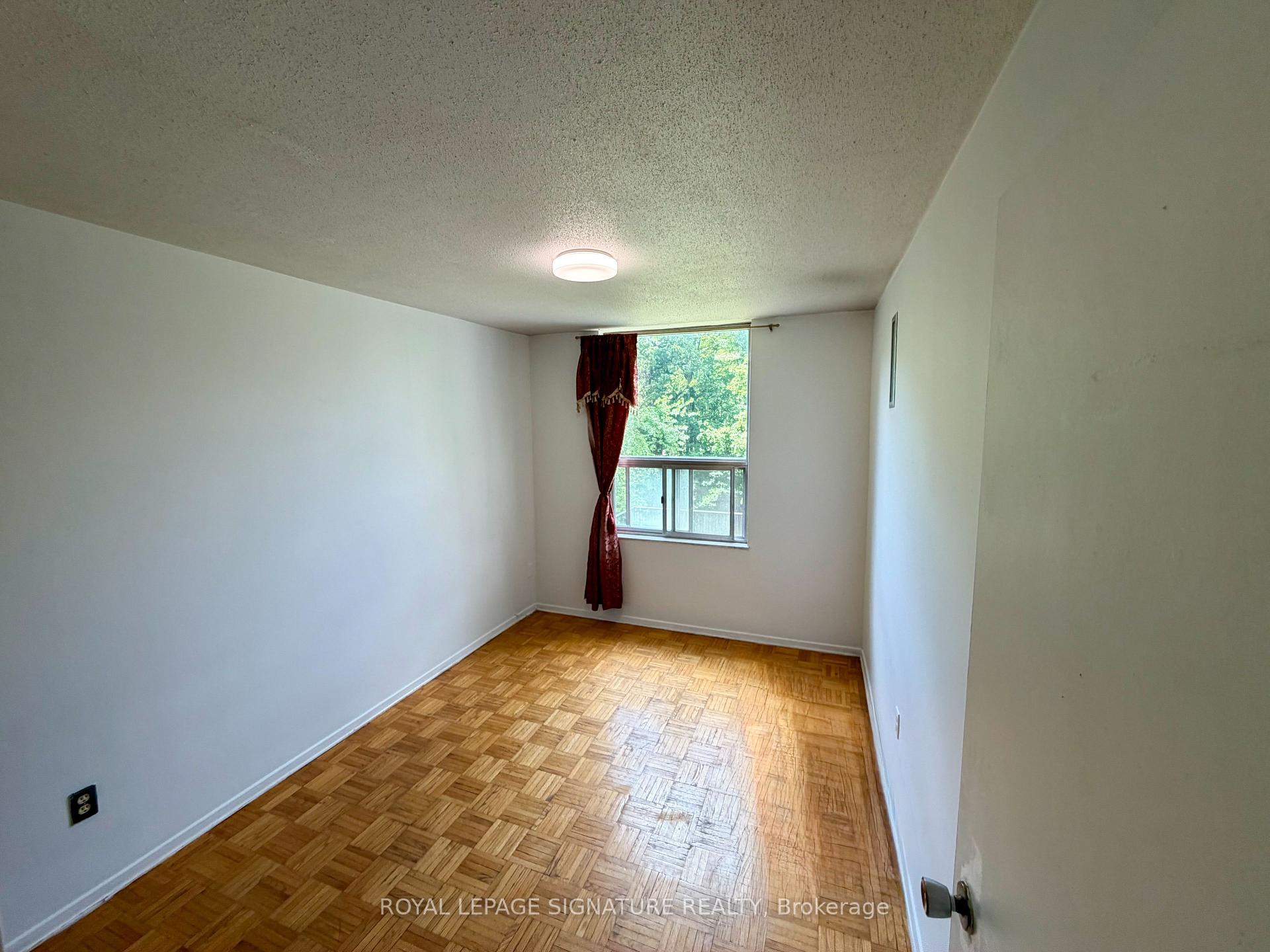 Photo 9 of Unit 409, 20 Edgecliff Golfway, Toronto, Flemingdon Park — HOMEH