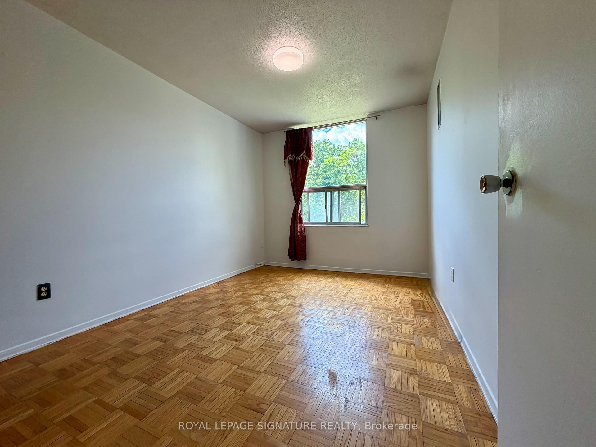 Photo 10 of Unit 409, 20 Edgecliff Golfway, Toronto, Flemingdon Park — HOMEH