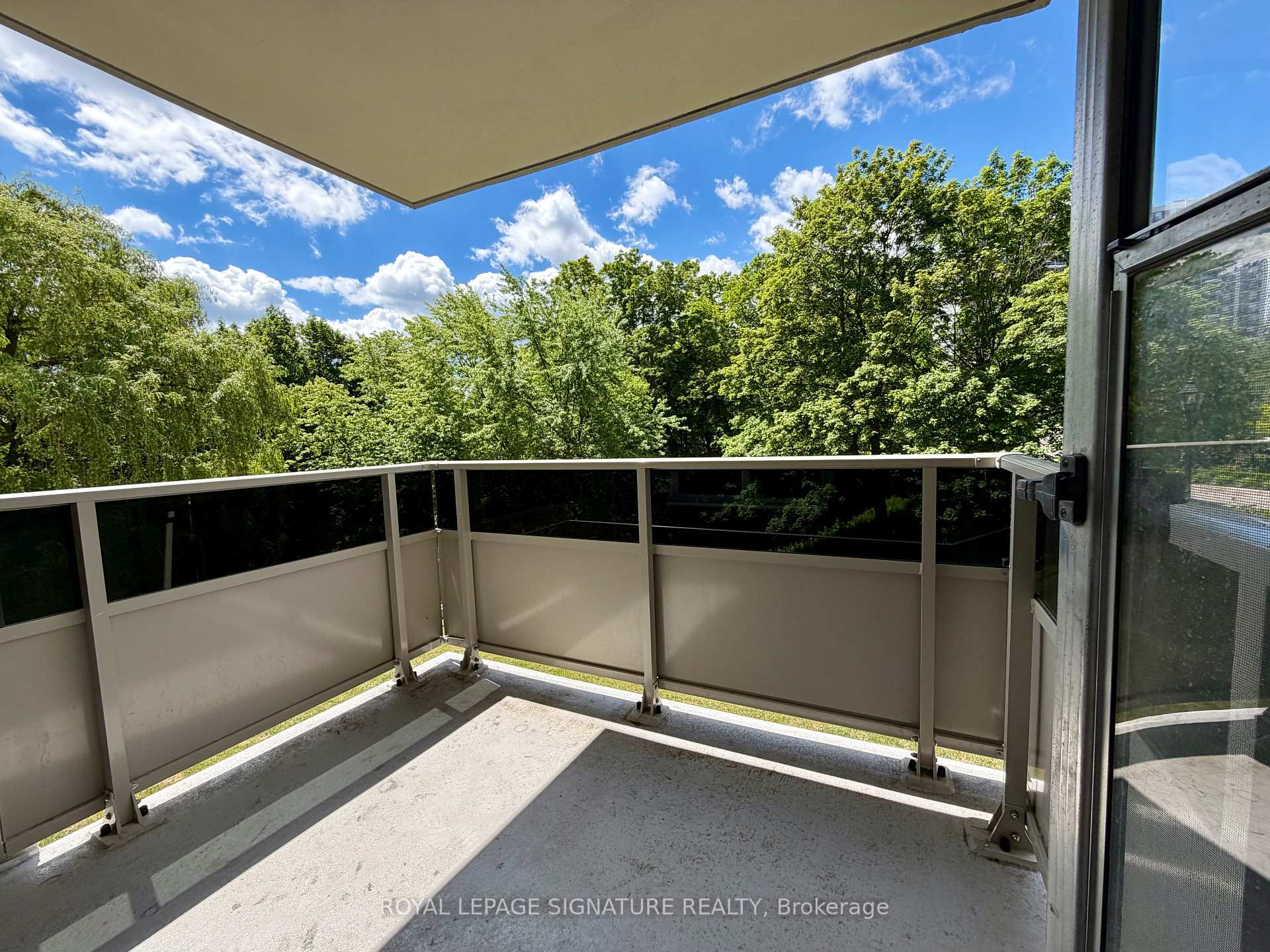 Photo 19 of Unit 409, 20 Edgecliff Golfway, Toronto, Flemingdon Park — HOMEH