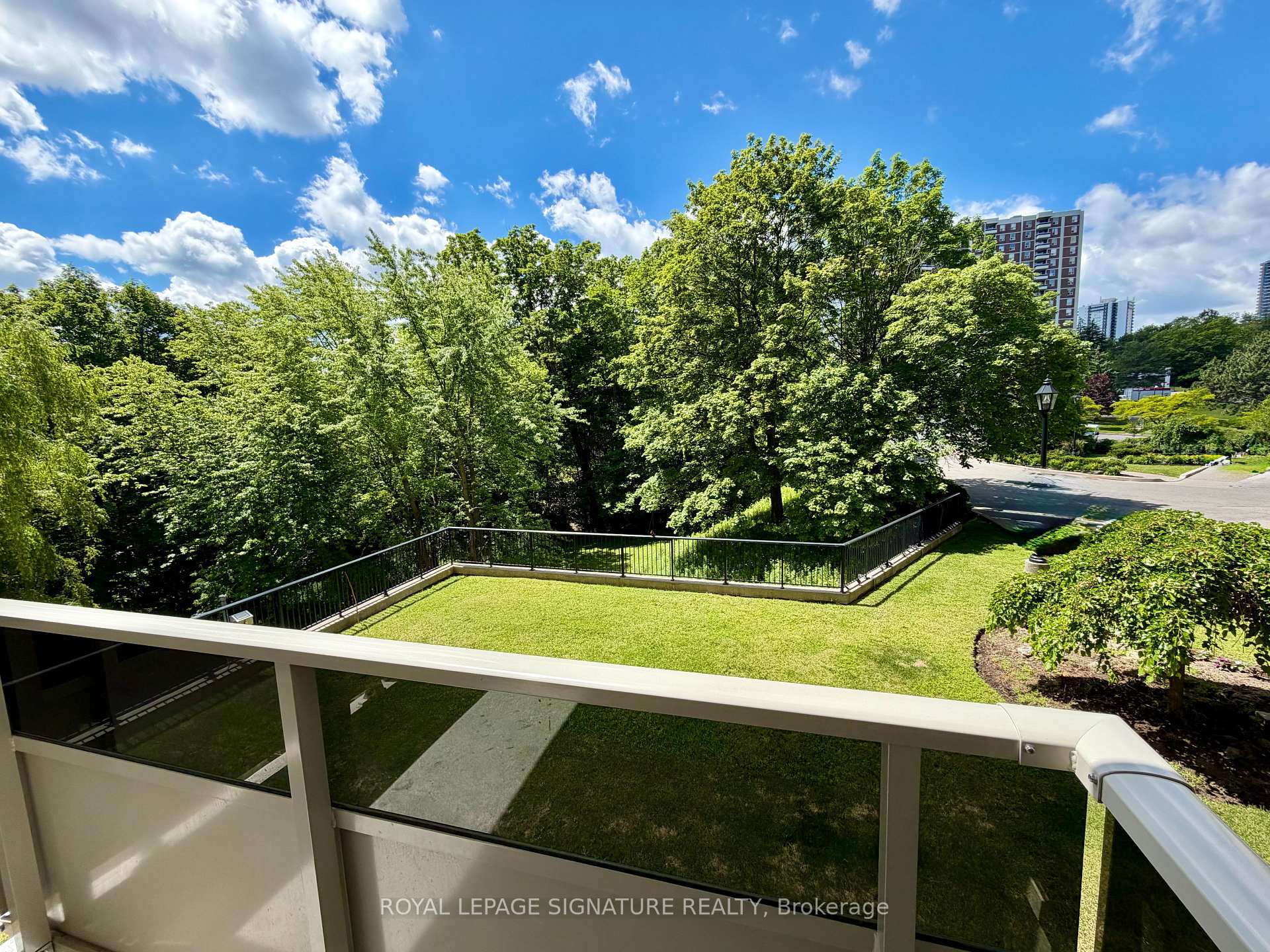 Photo 20 of Unit 409, 20 Edgecliff Golfway, Toronto, Flemingdon Park — HOMEH