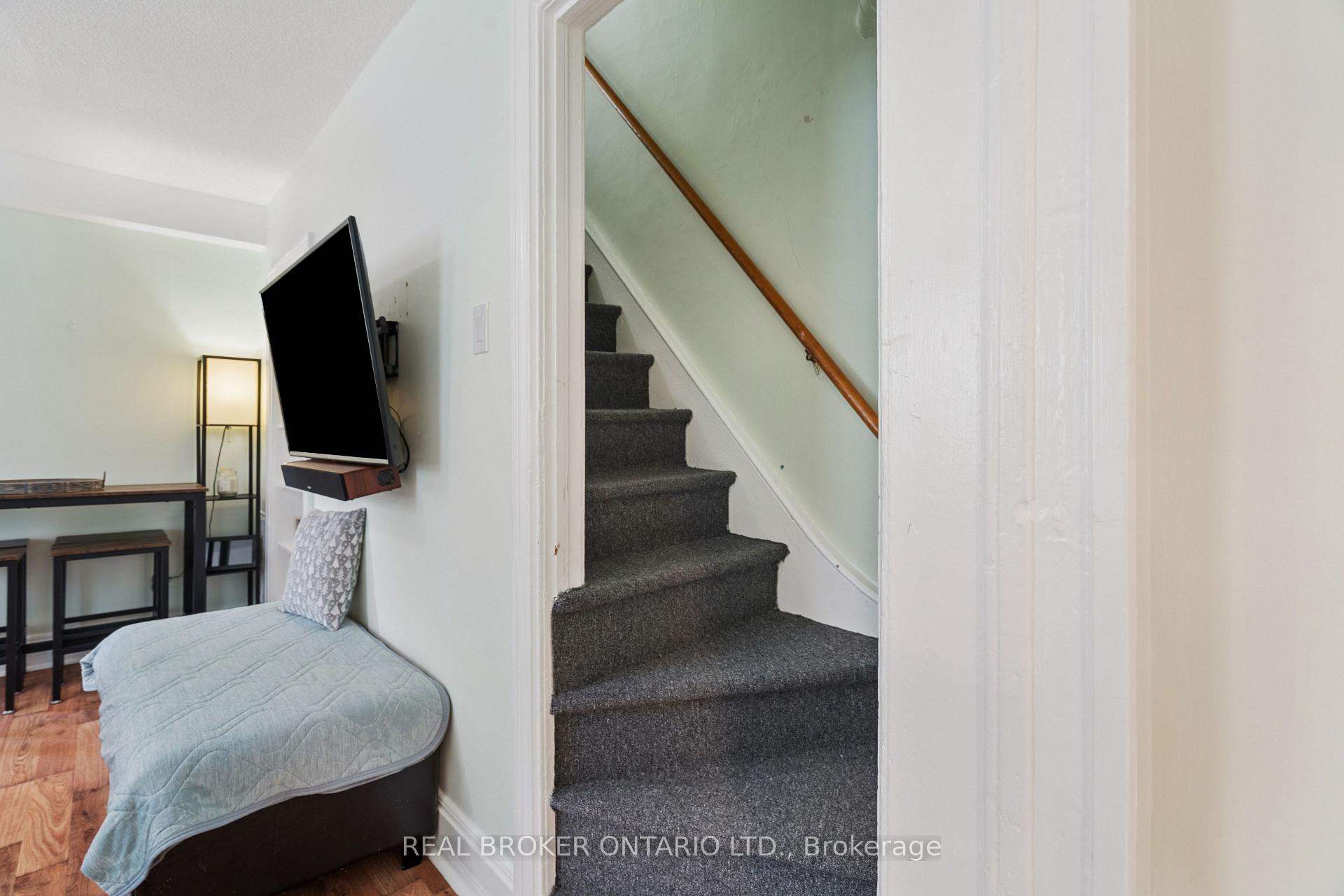 Photo 12 of 286 Main Street S, Guelph/Eramosa, Rockwood — HOMEH