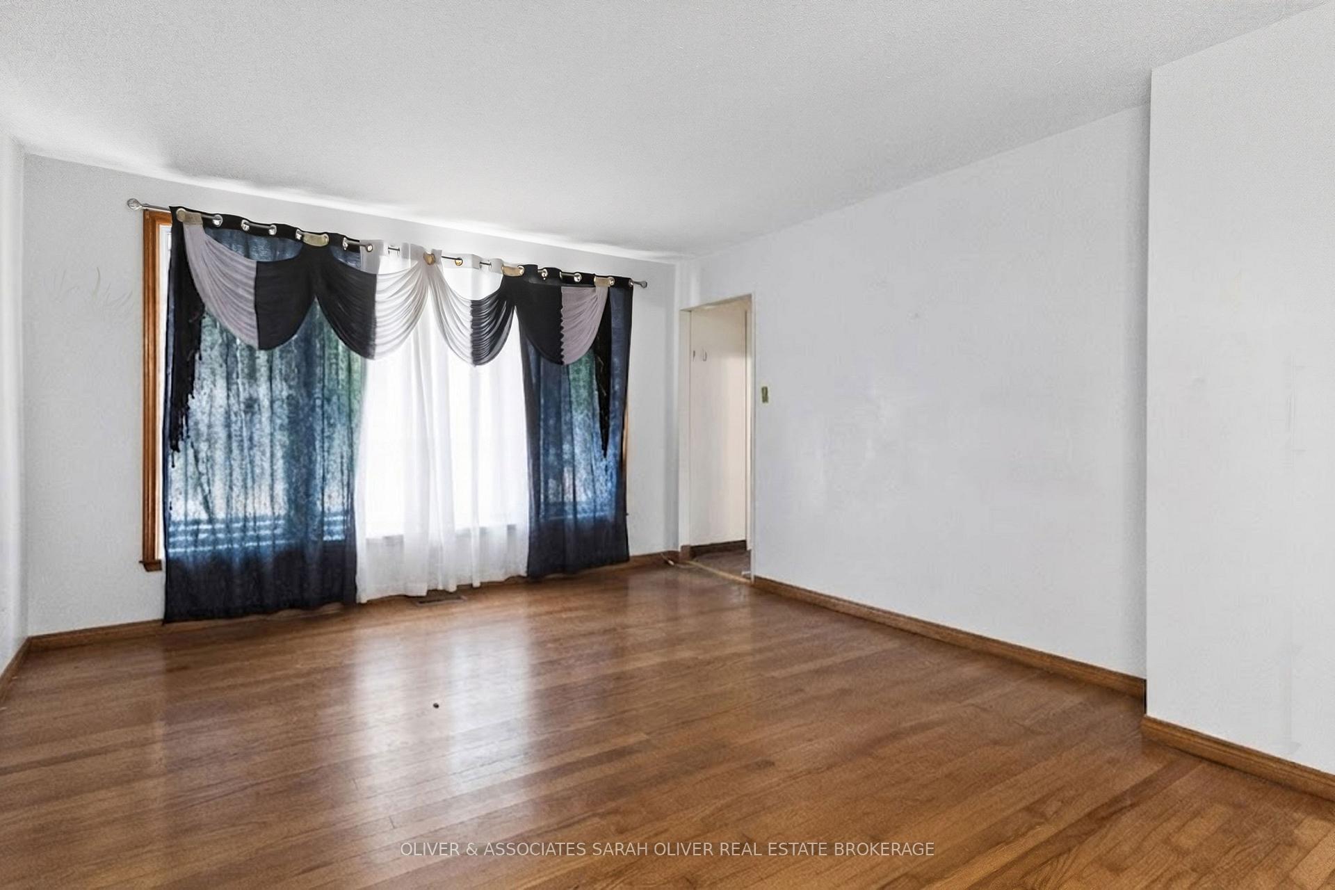 Photo 10 of 23 Goodman Drive, London, South T — HOMEH