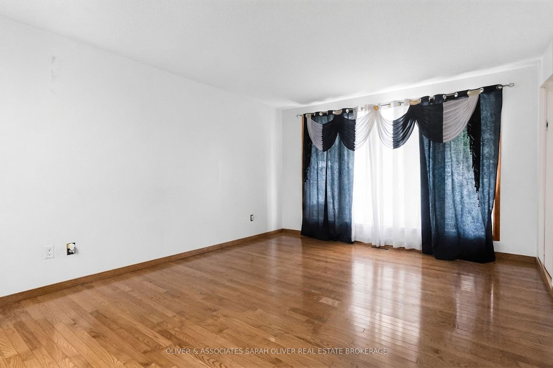 Photo 11 of 23 Goodman Drive, London, South T — HOMEH