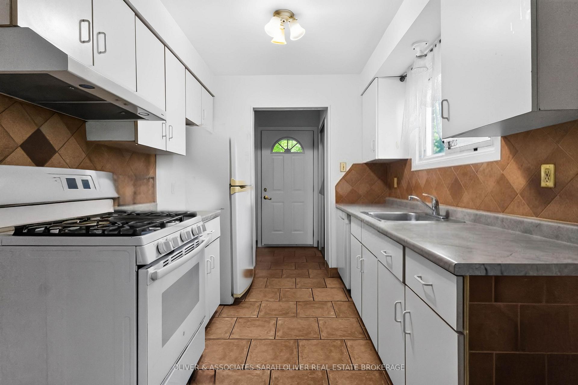Photo 12 of 23 Goodman Drive, London, South T — HOMEH