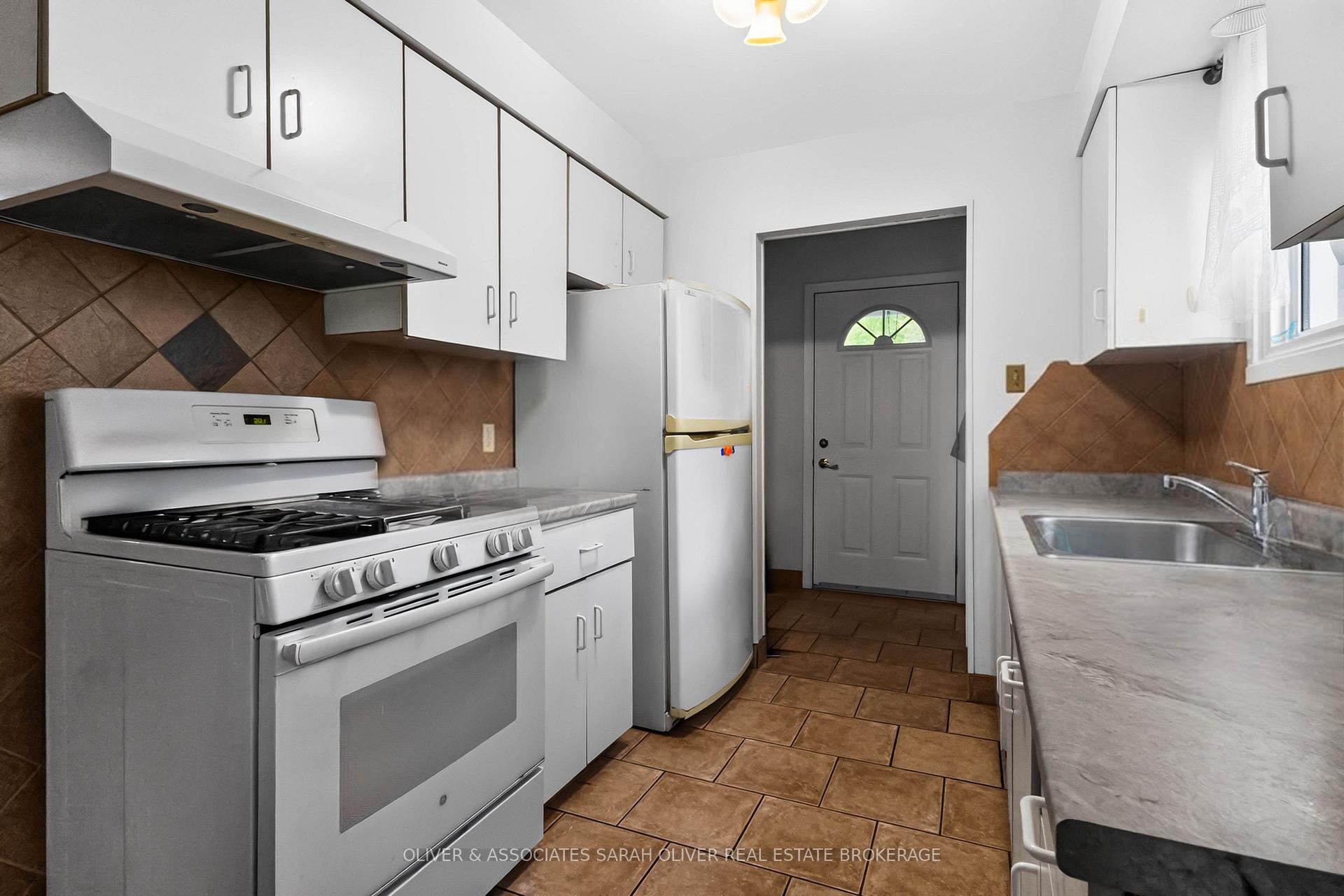 Photo 14 of 23 Goodman Drive, London, South T — HOMEH