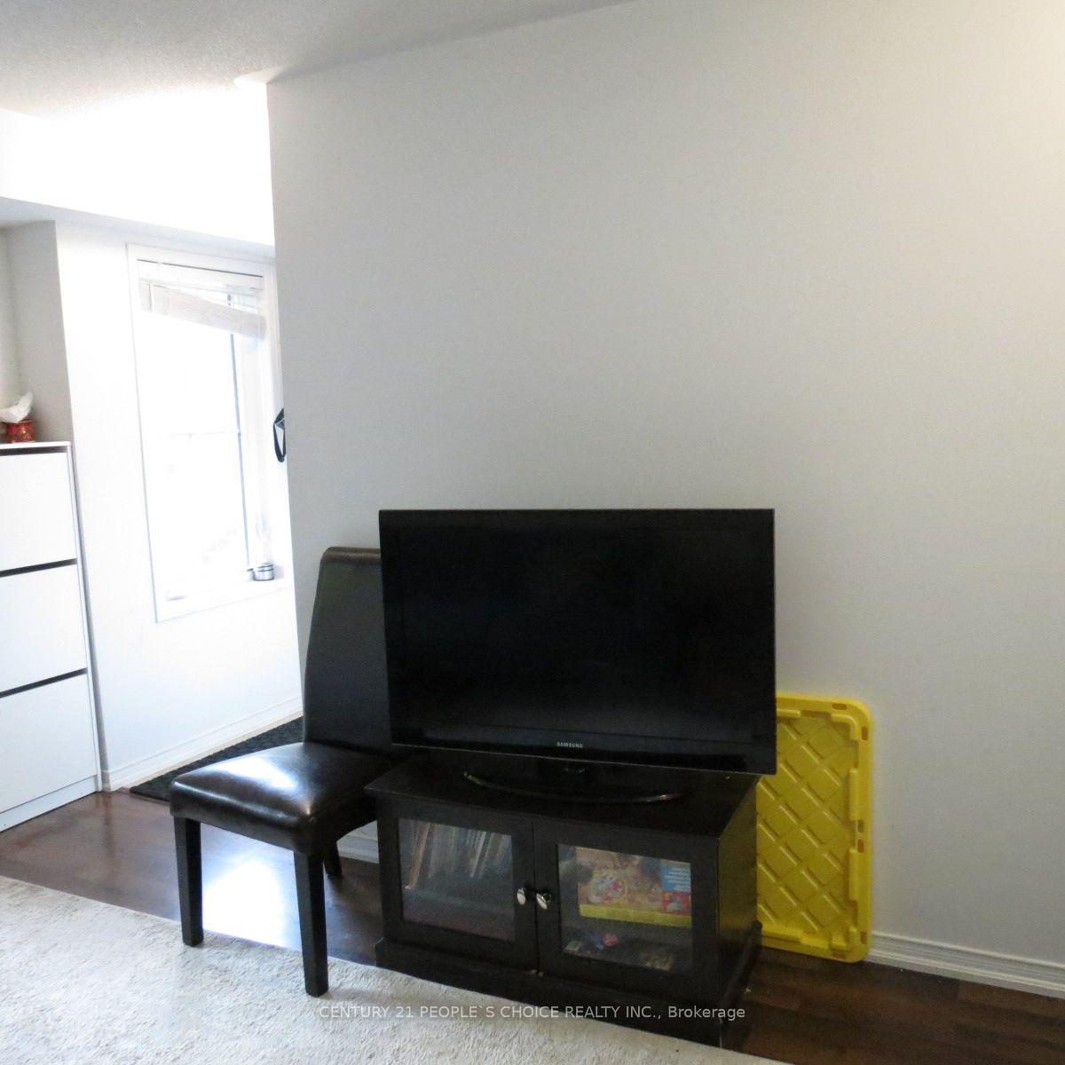 Photo 7 of Unit 7, 2480 Post Road, Oakville, River Oaks — HOMEH