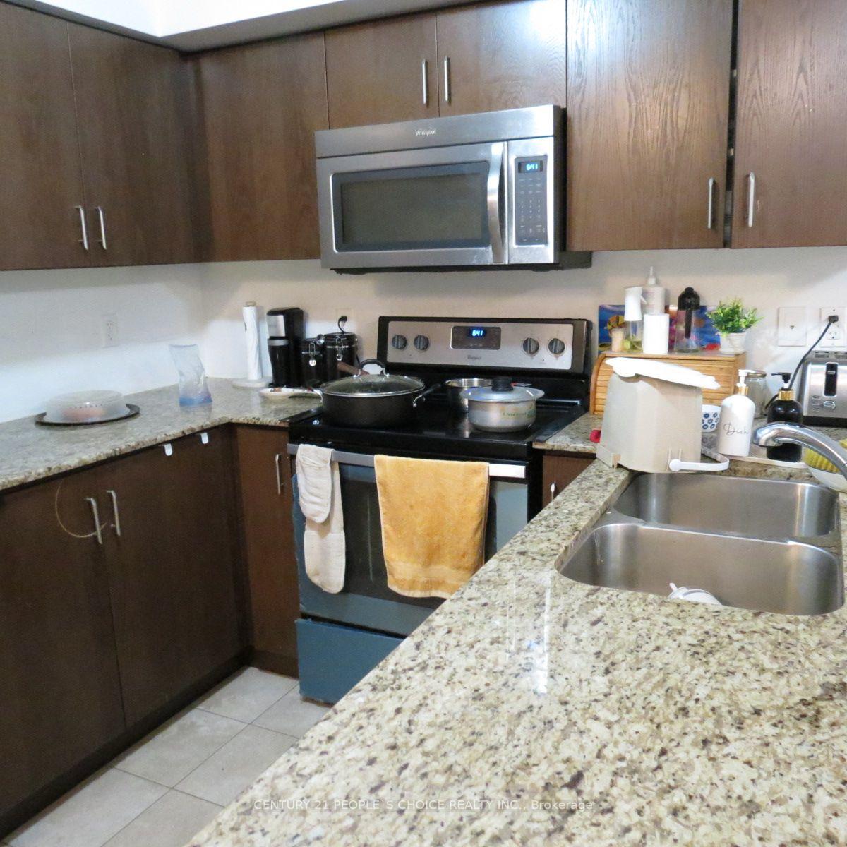 Photo 9 of Unit 7, 2480 Post Road, Oakville, River Oaks — HOMEH