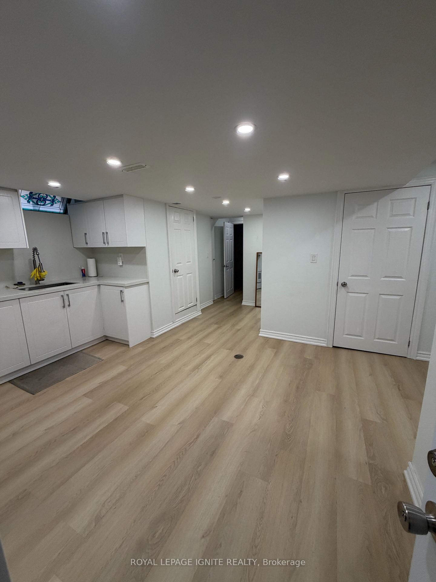 Photo 2 of Unit Bsmt, 21A Lambton Avenue, Toronto, Rockcliffe-Smythe — HOMEH