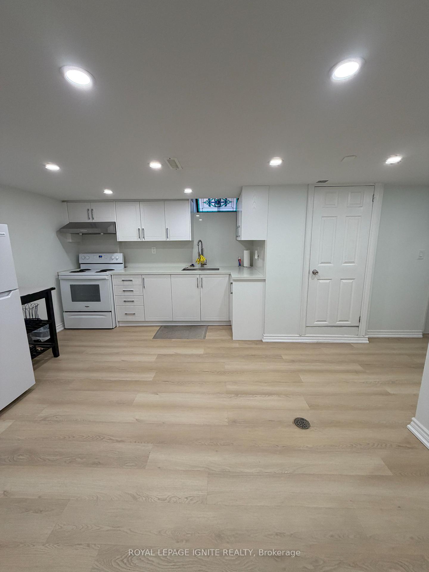 Photo 4 of Unit Bsmt, 21A Lambton Avenue, Toronto, Rockcliffe-Smythe — HOMEH