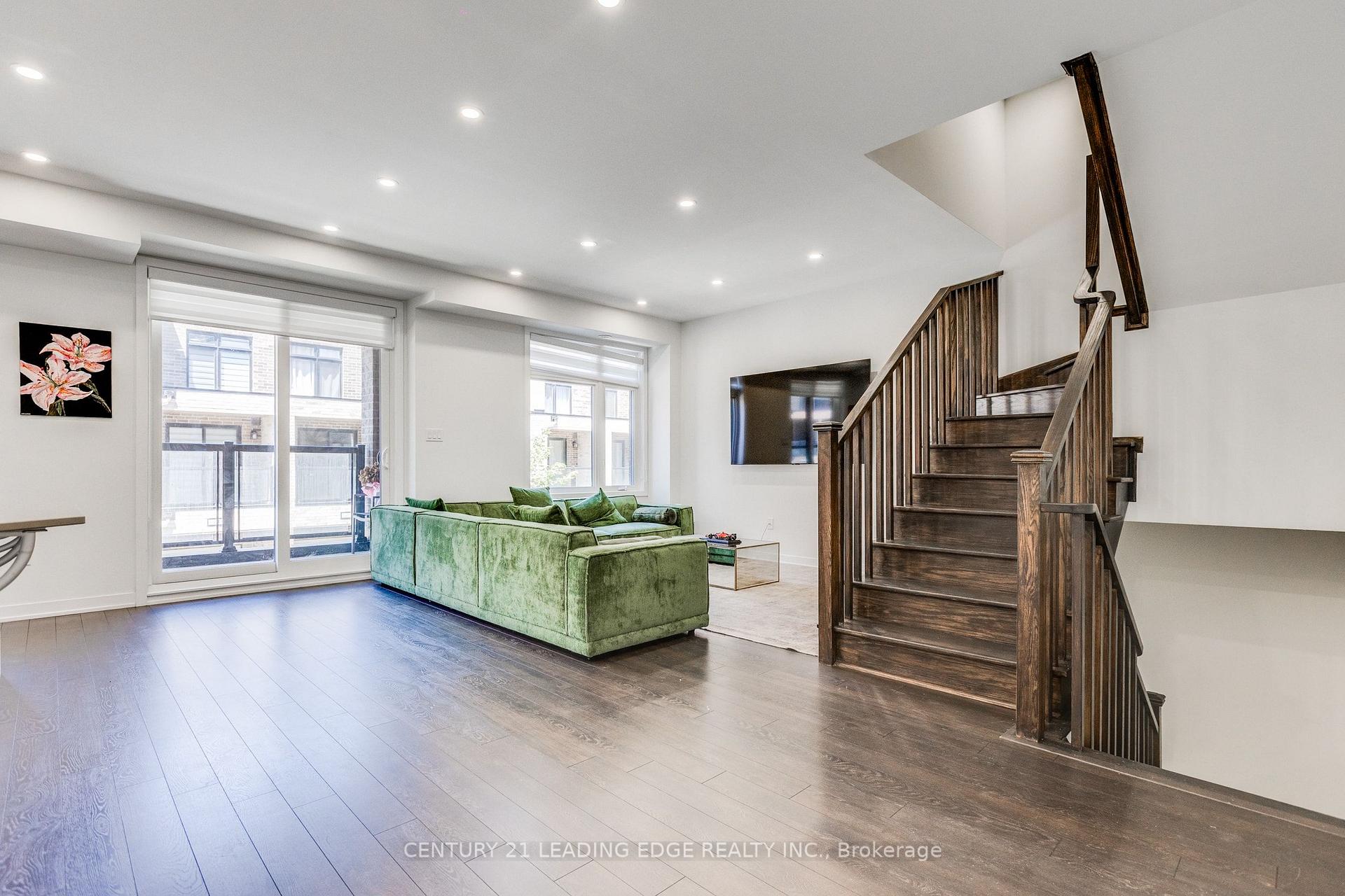 Photo 8 of Unit 805, 1865 Pickering Parkway, Pickering, Village East — HOMEH