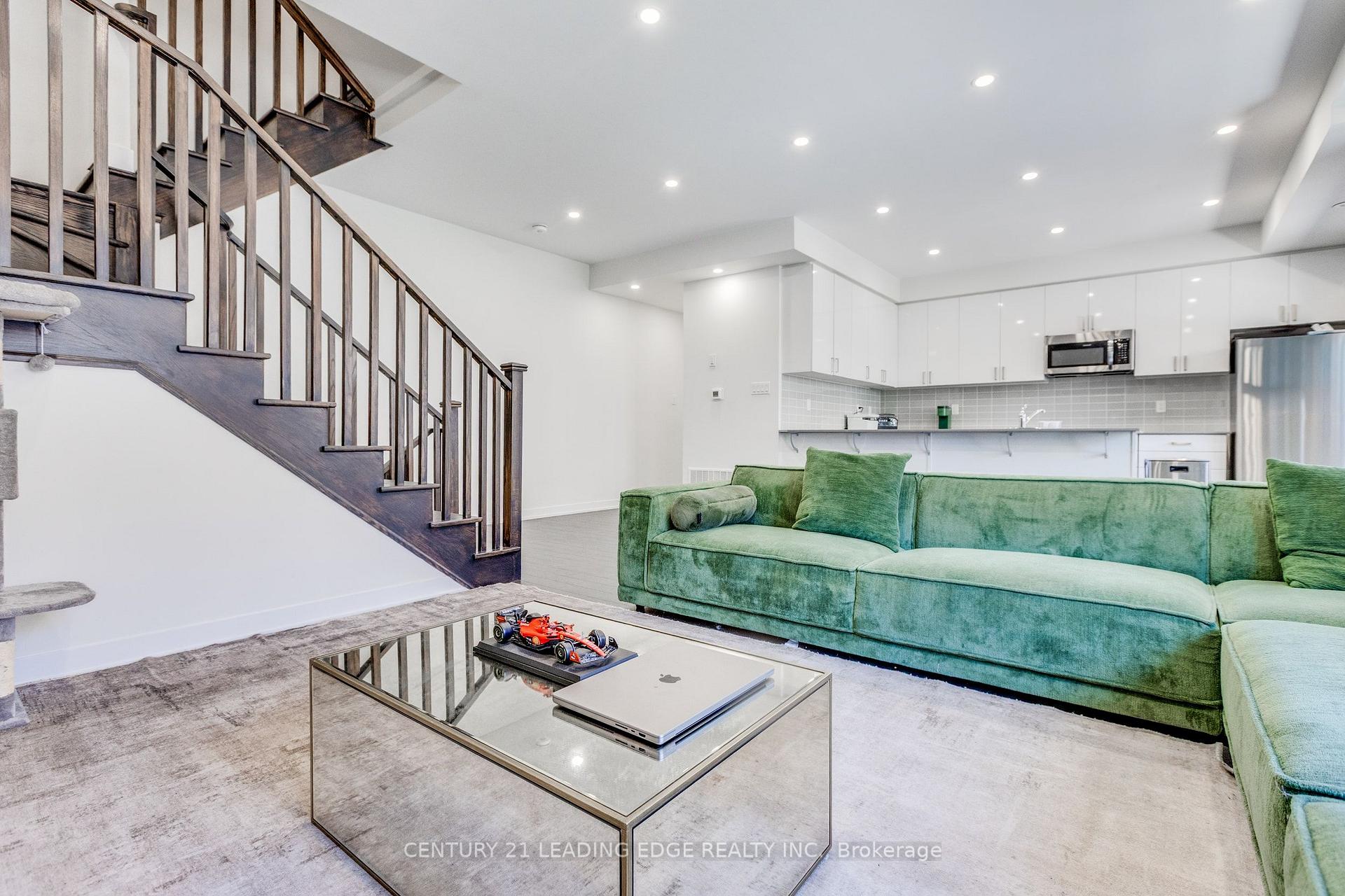 Photo 11 of Unit 805, 1865 Pickering Parkway, Pickering, Village East — HOMEH