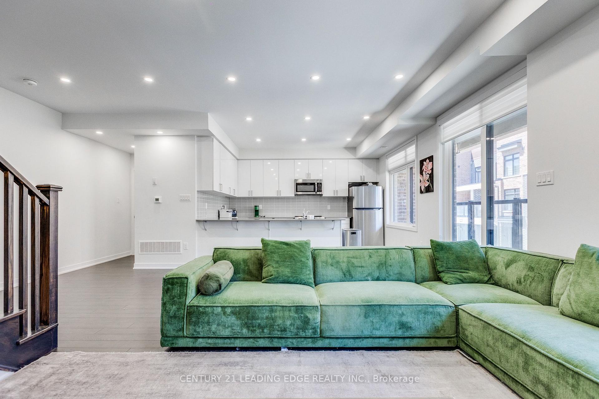 Photo 12 of Unit 805, 1865 Pickering Parkway, Pickering, Village East — HOMEH