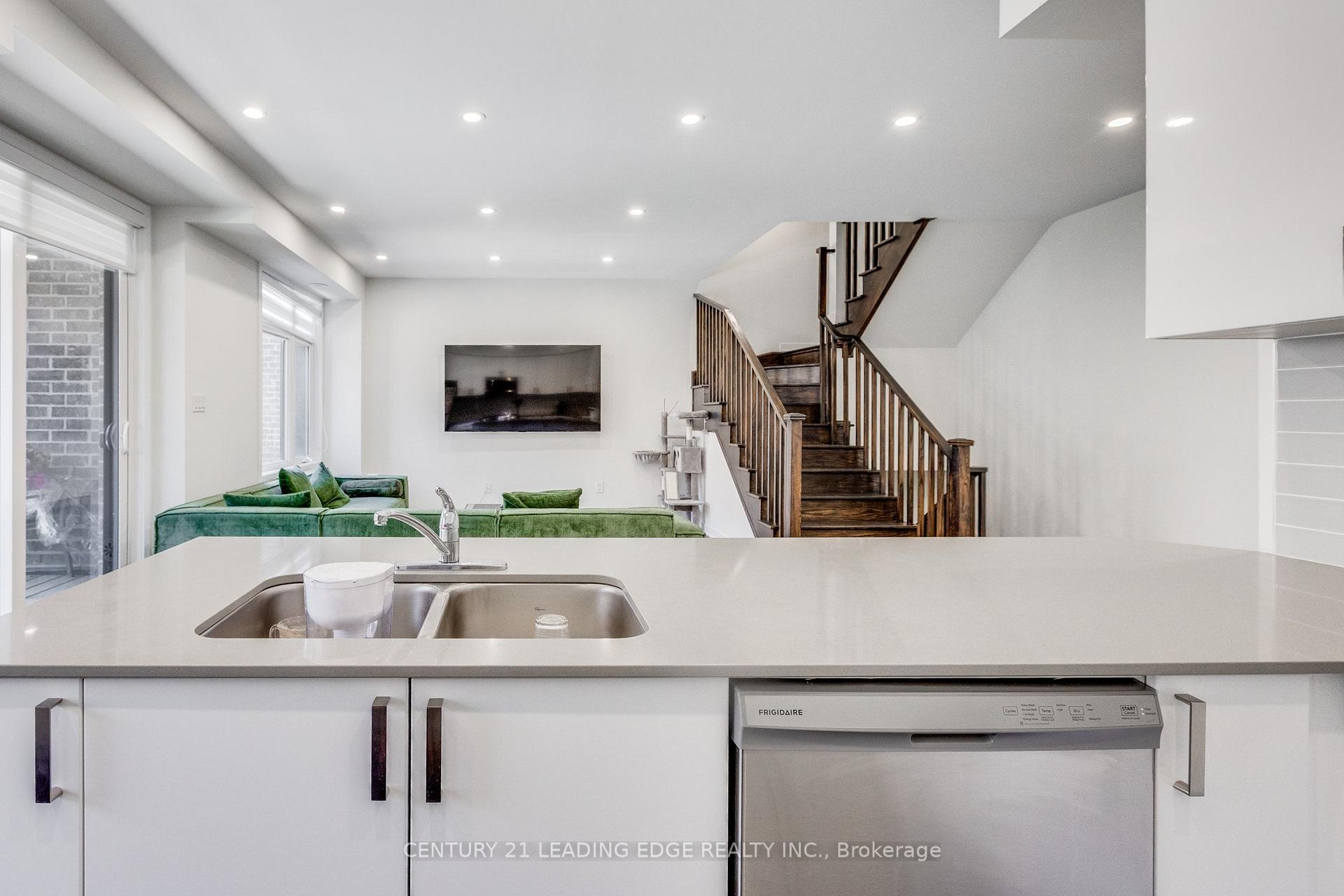 Photo 20 of Unit 805, 1865 Pickering Parkway, Pickering, Village East — HOMEH