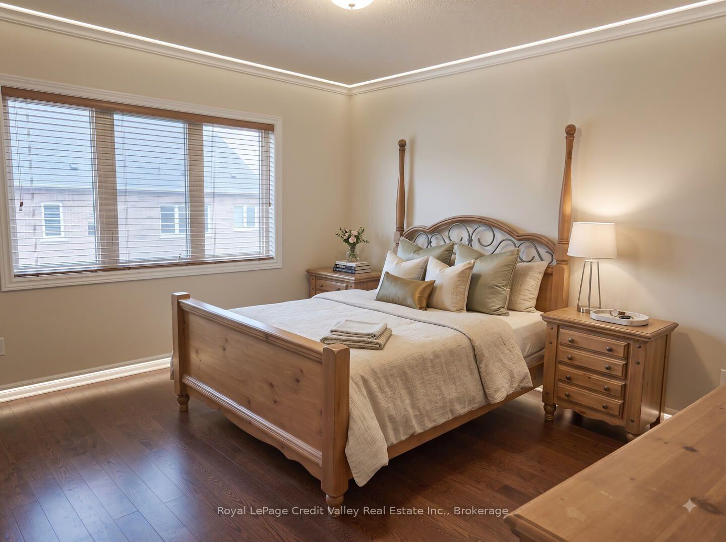 Photo 5 of 53 Hogan Manor Drive, Brampton, Northwest Brampton — HOMEH