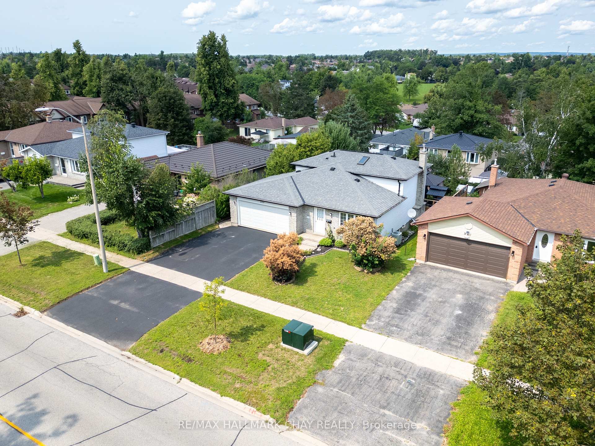 Photo 2 of 323 Sunnidale Road, Barrie, Sunnidale — HOMEH