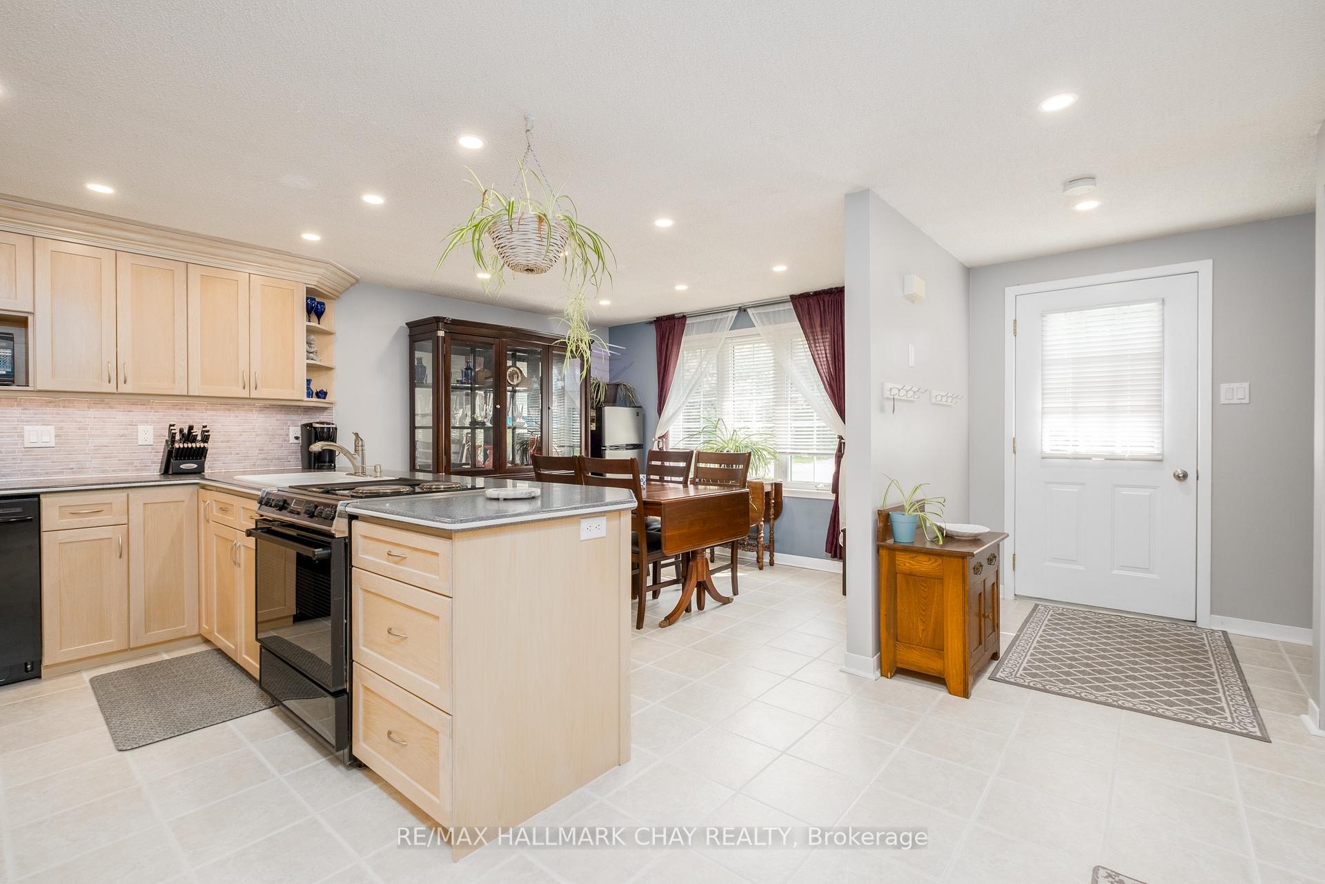 Photo 7 of 323 Sunnidale Road, Barrie, Sunnidale — HOMEH