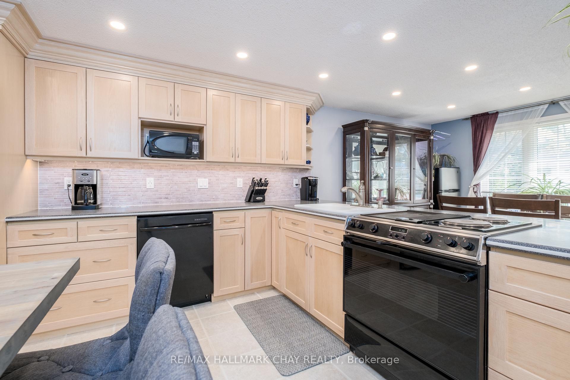 Photo 11 of 323 Sunnidale Road, Barrie, Sunnidale — HOMEH