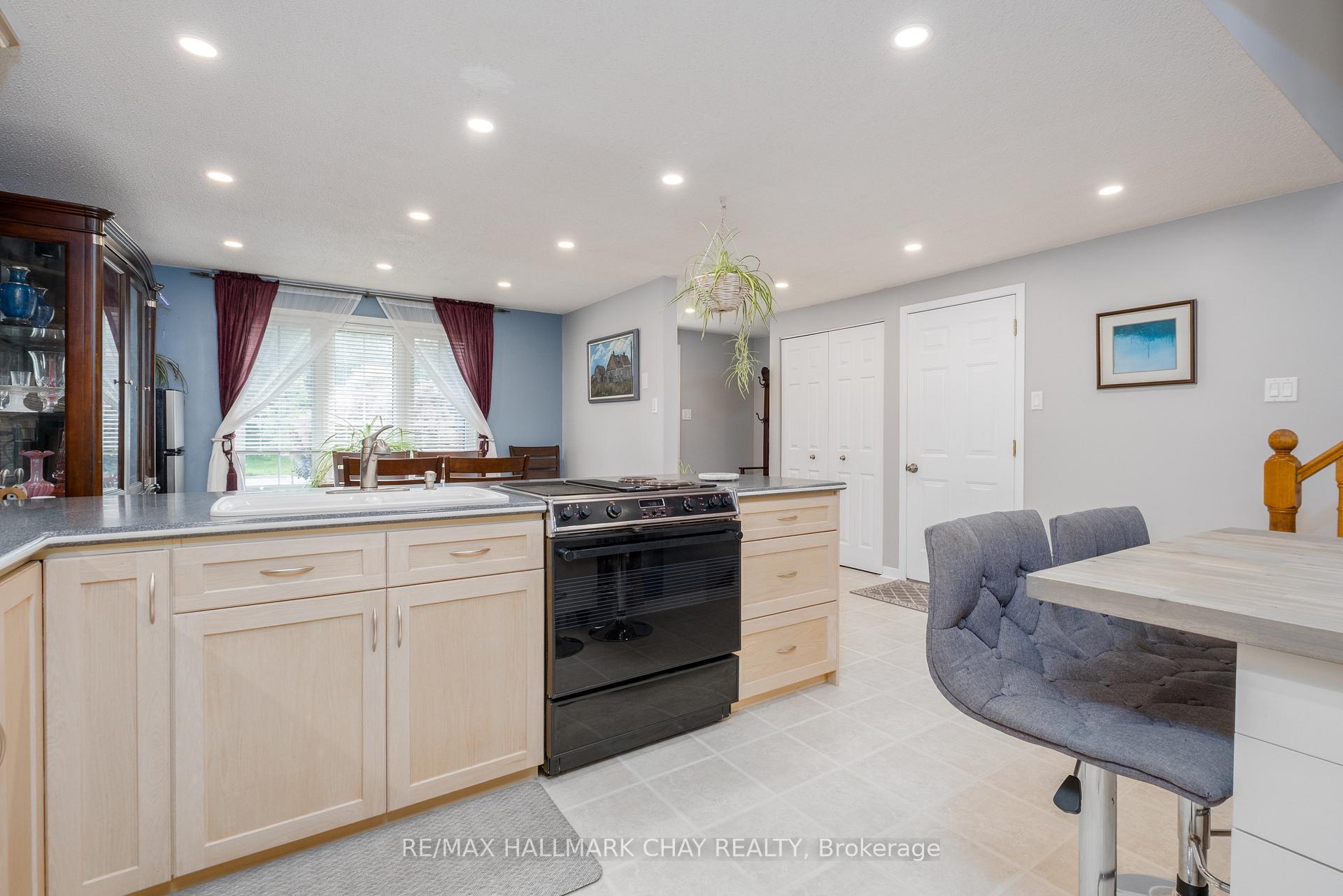Photo 13 of 323 Sunnidale Road, Barrie, Sunnidale — HOMEH