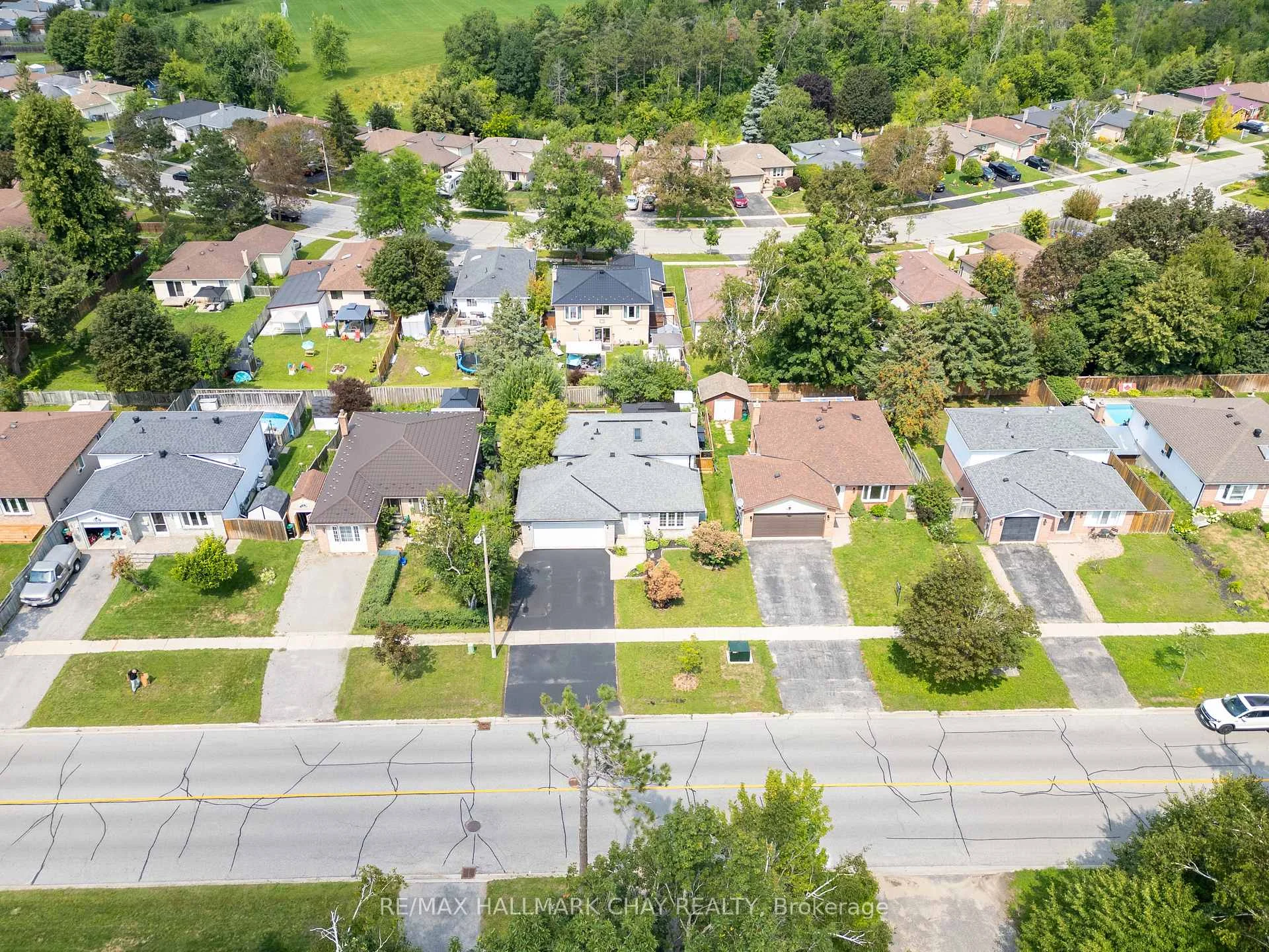 Photo 3 of 323 Sunnidale Road, Barrie, Sunnidale — HOMEH