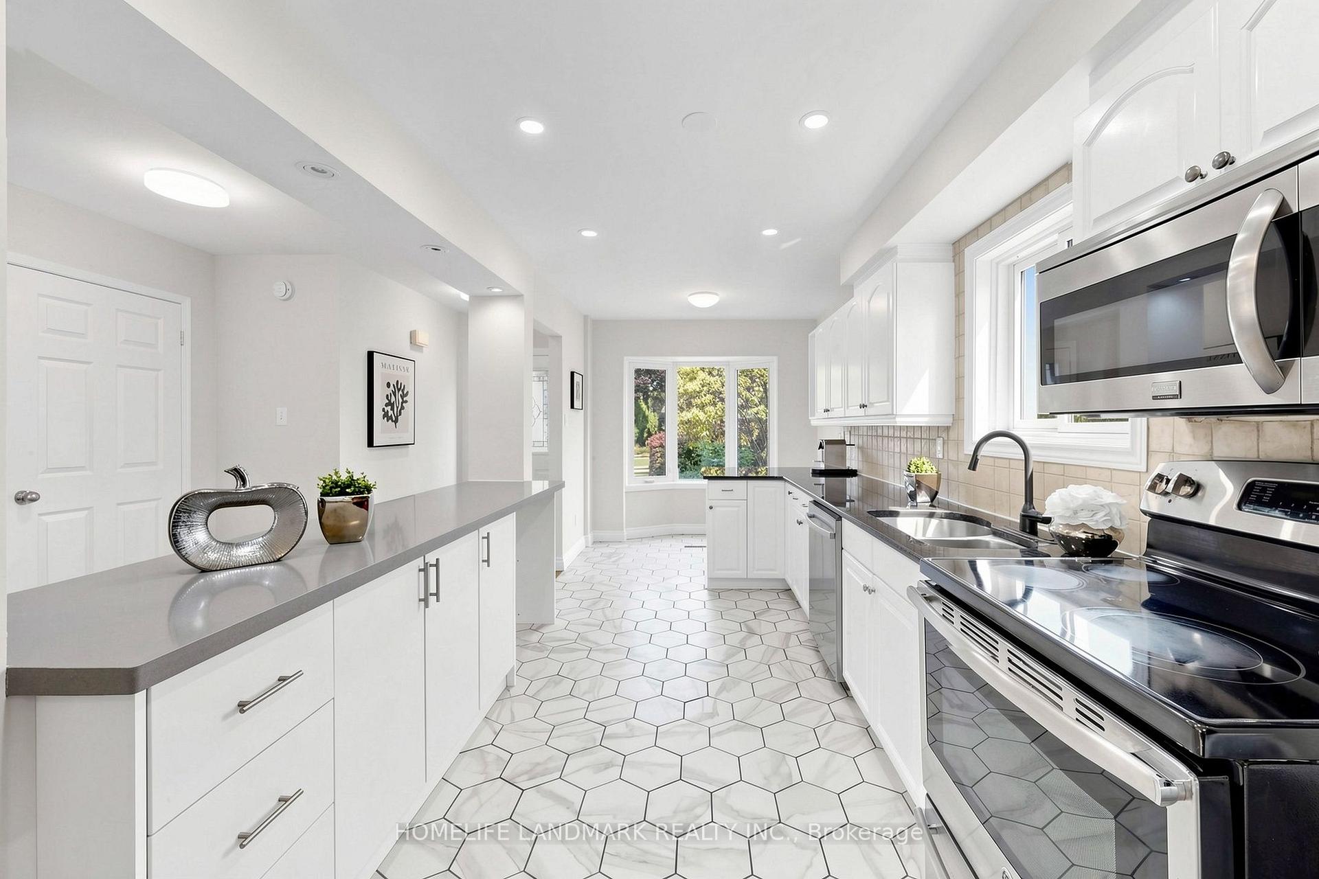 Photo 10 of 755 Edgewood Road, Pickering, Amberlea — HOMEH