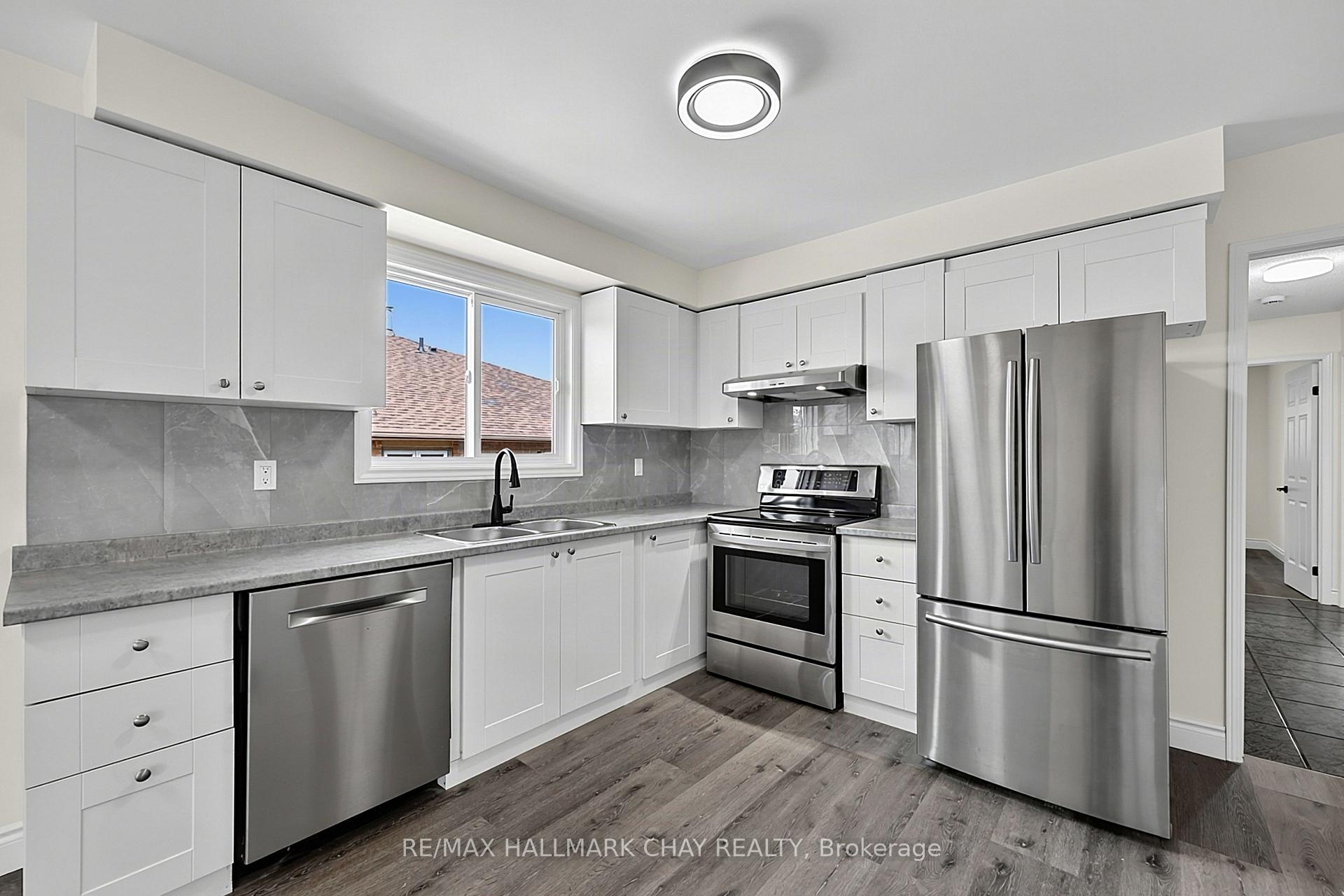 Photo 5 of 29 Porritt Street, Barrie, Ardagh — HOMEH
