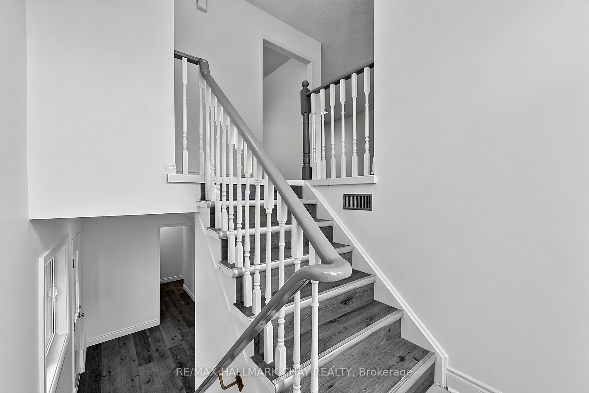 Photo 19 of 29 Porritt Street, Barrie, Ardagh — HOMEH
