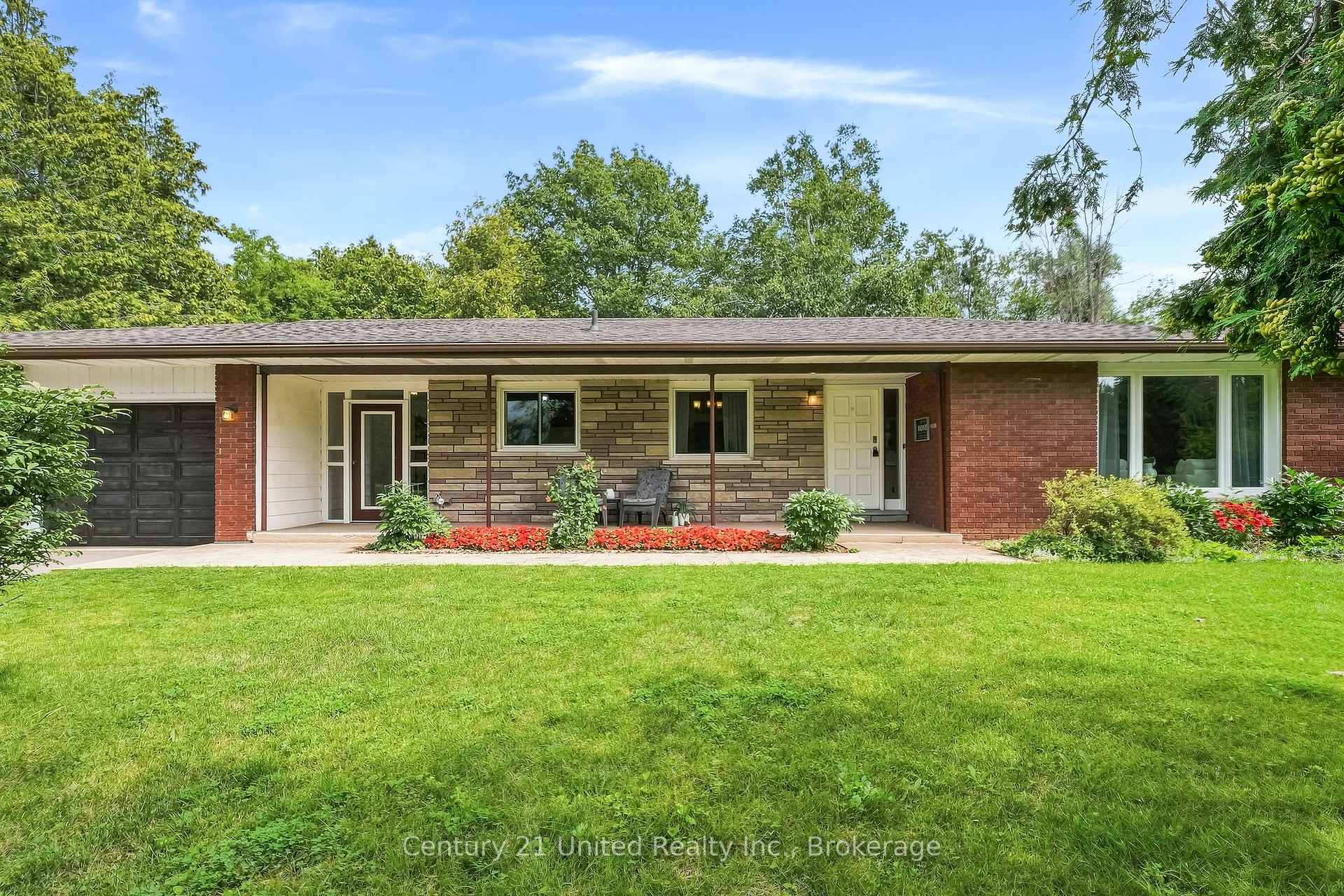 Photo 2 of 1563 Selwyn Road, Selwyn — HOMEH
