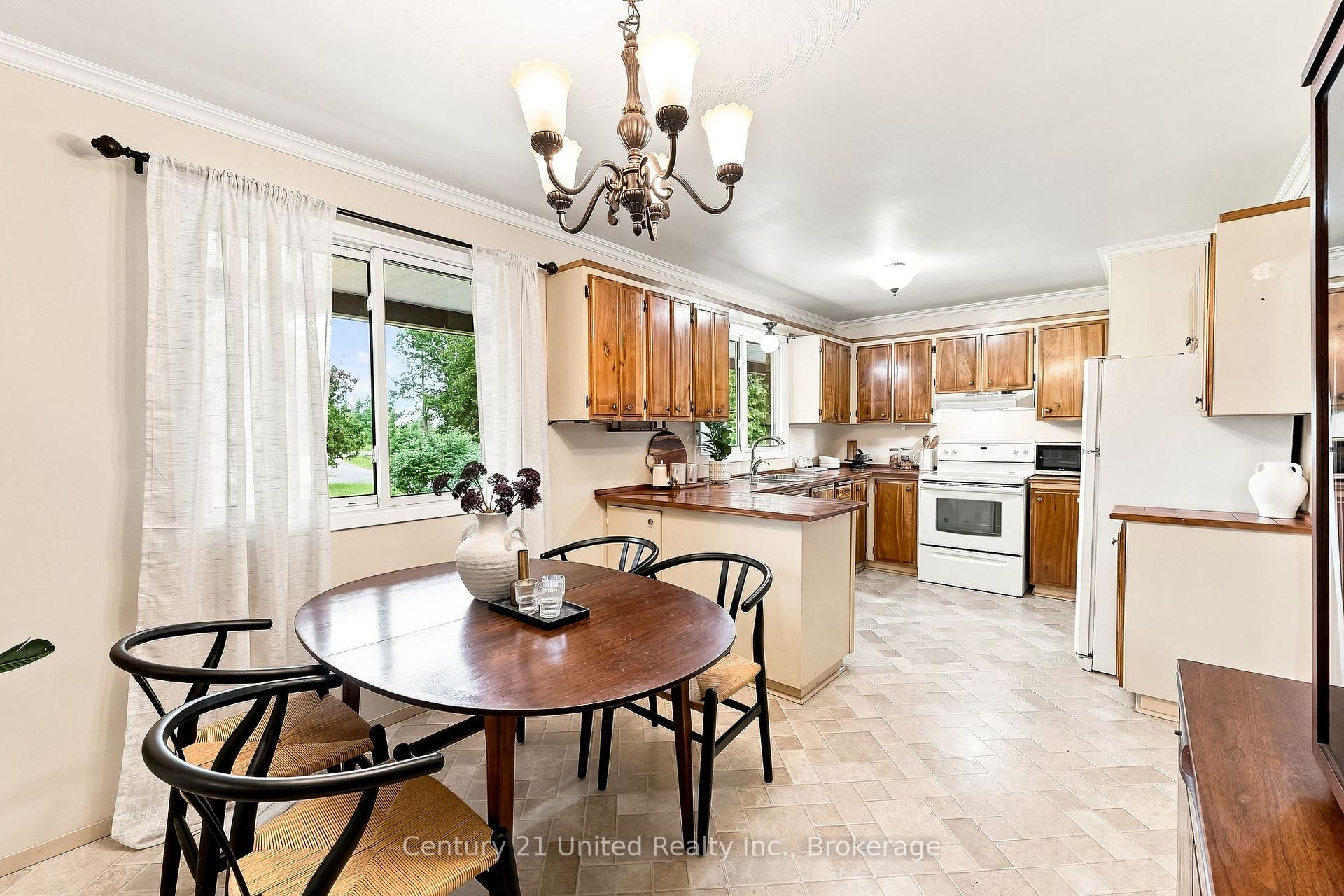 Photo 14 of 1563 Selwyn Road, Selwyn — HOMEH