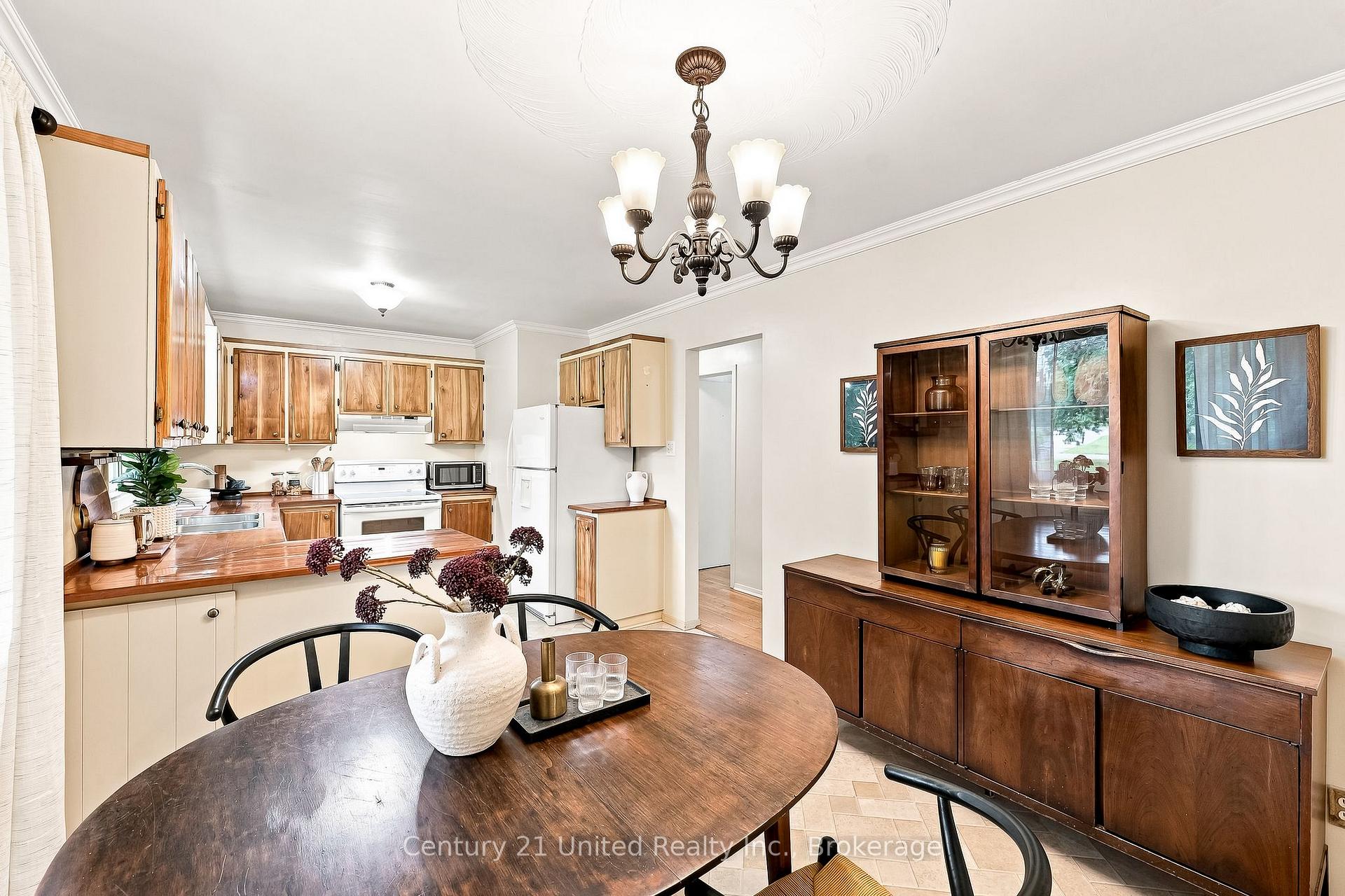 Photo 15 of 1563 Selwyn Road, Selwyn — HOMEH